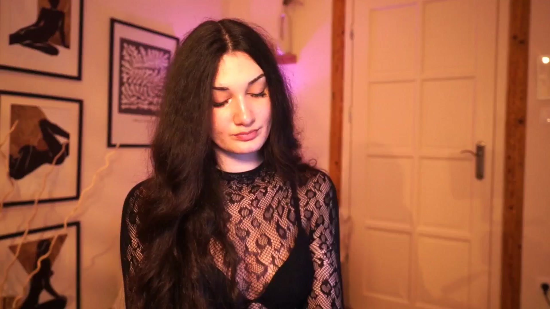 Gallery image thumbnail from OneCuteeAngel's myfreecams stream on, 03/30/2025, 13:12 image 11 of 20