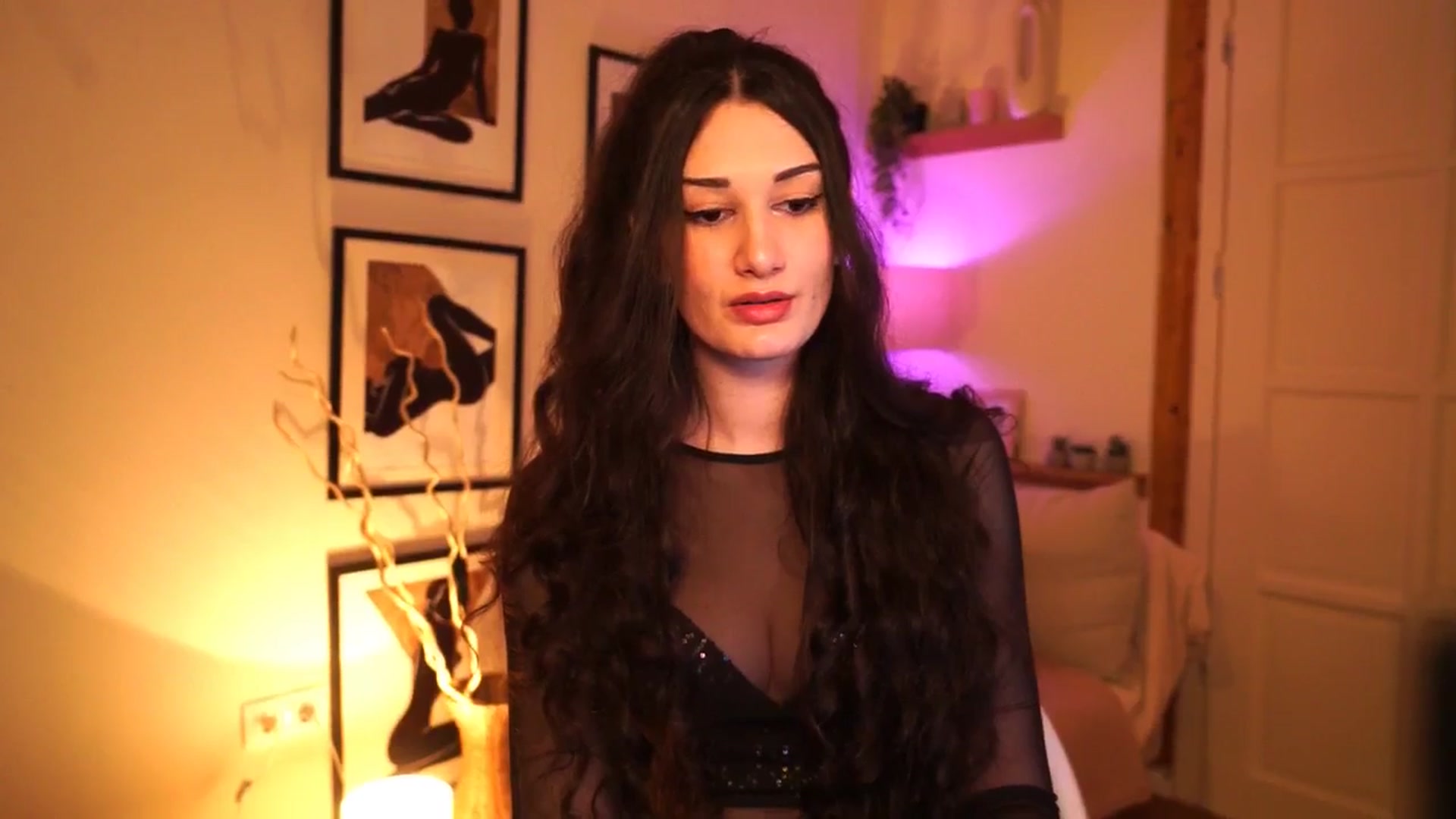 Gallery image thumbnail from OneCuteeAngel's myfreecams stream on, 04/06/2025, 10:27 image 10 of 20
