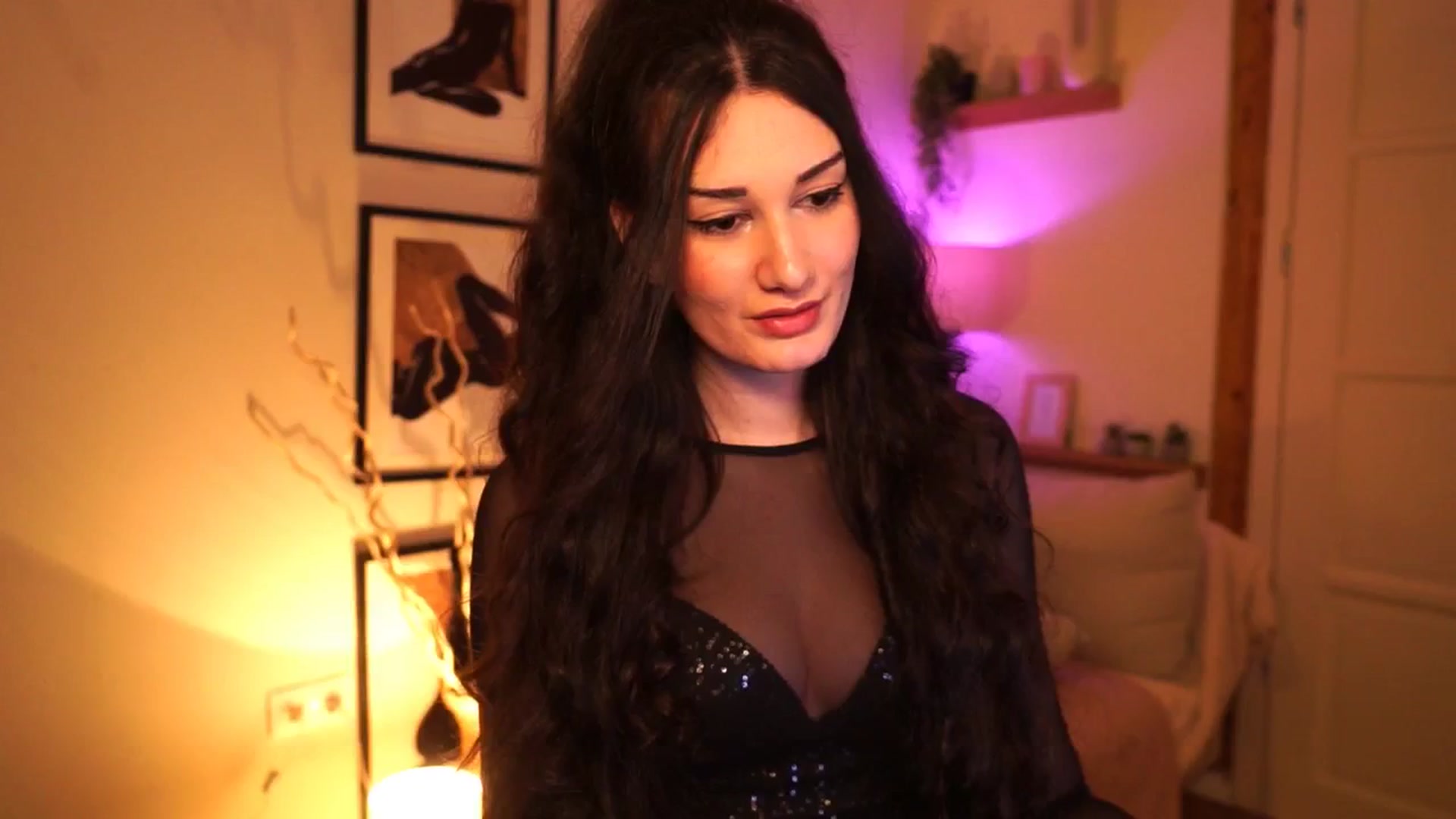 Gallery image thumbnail from OneCuteeAngel's myfreecams stream on, 04/06/2025, 12:07 image 12 of 20