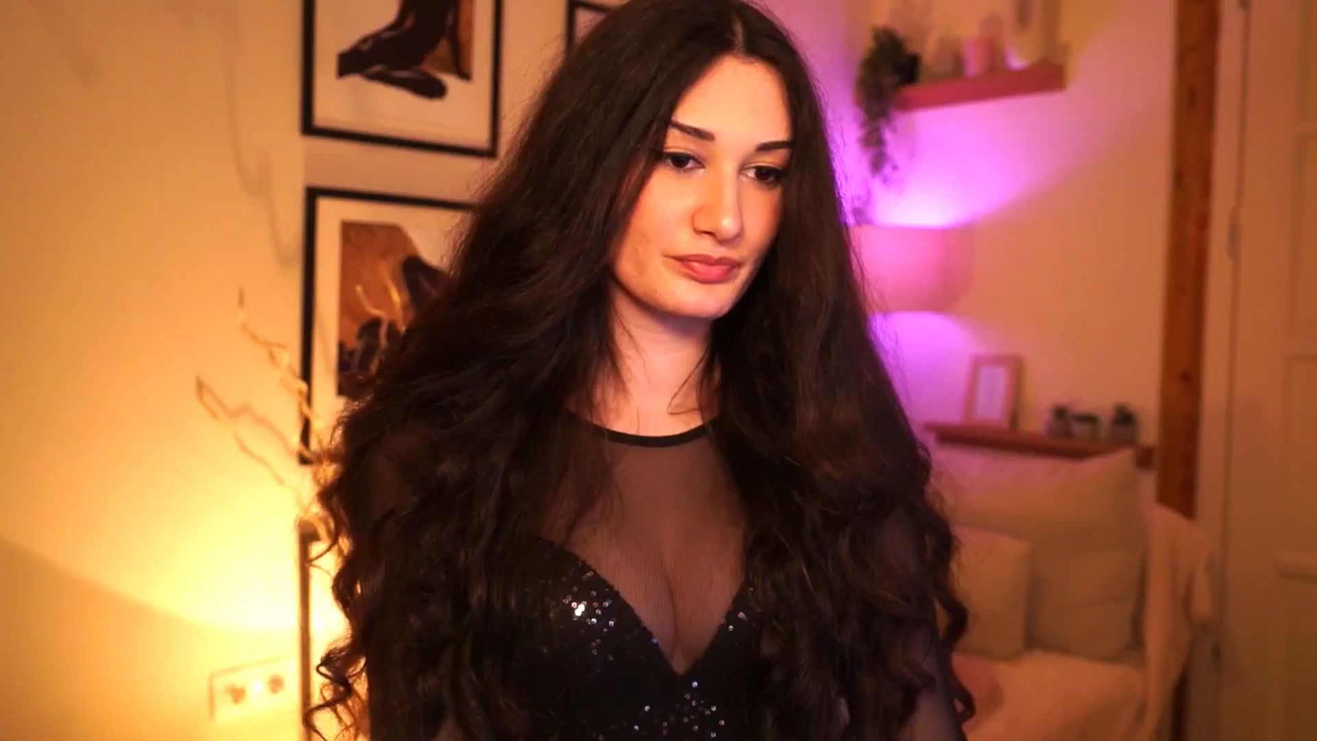 Gallery image thumbnail from OneCuteeAngel's myfreecams stream on, 04/06/2025, 15:38 image 2 of 20