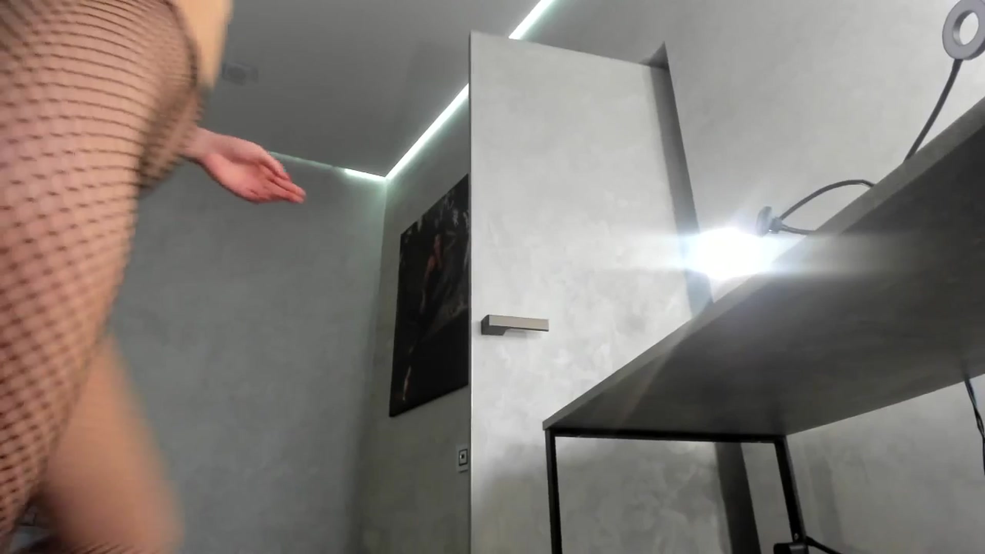 Gallery image thumbnail from OneKate's myfreecams stream on, 03/17/2024, 24:17 image 4 of 20