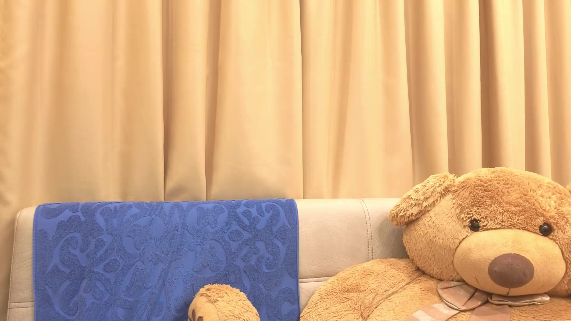 Gallery image thumbnail from Onebigkissss's myfreecams stream on, 05/15/2026, 14:26 image 15 of 20