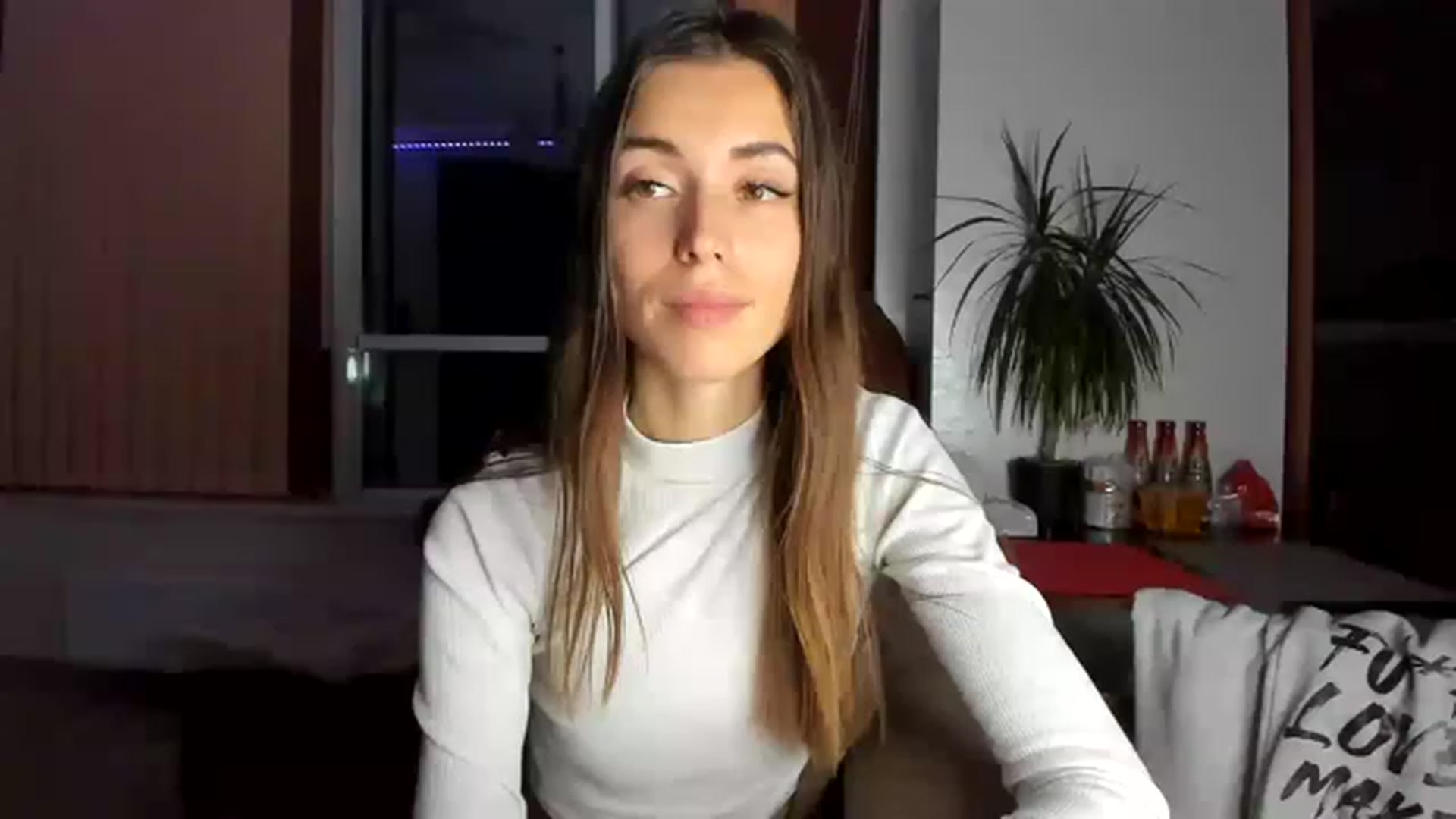 Gallery image thumbnail from Onekiss1's myfreecams stream on, 11/15/2022, 20:09 image 17 of 20