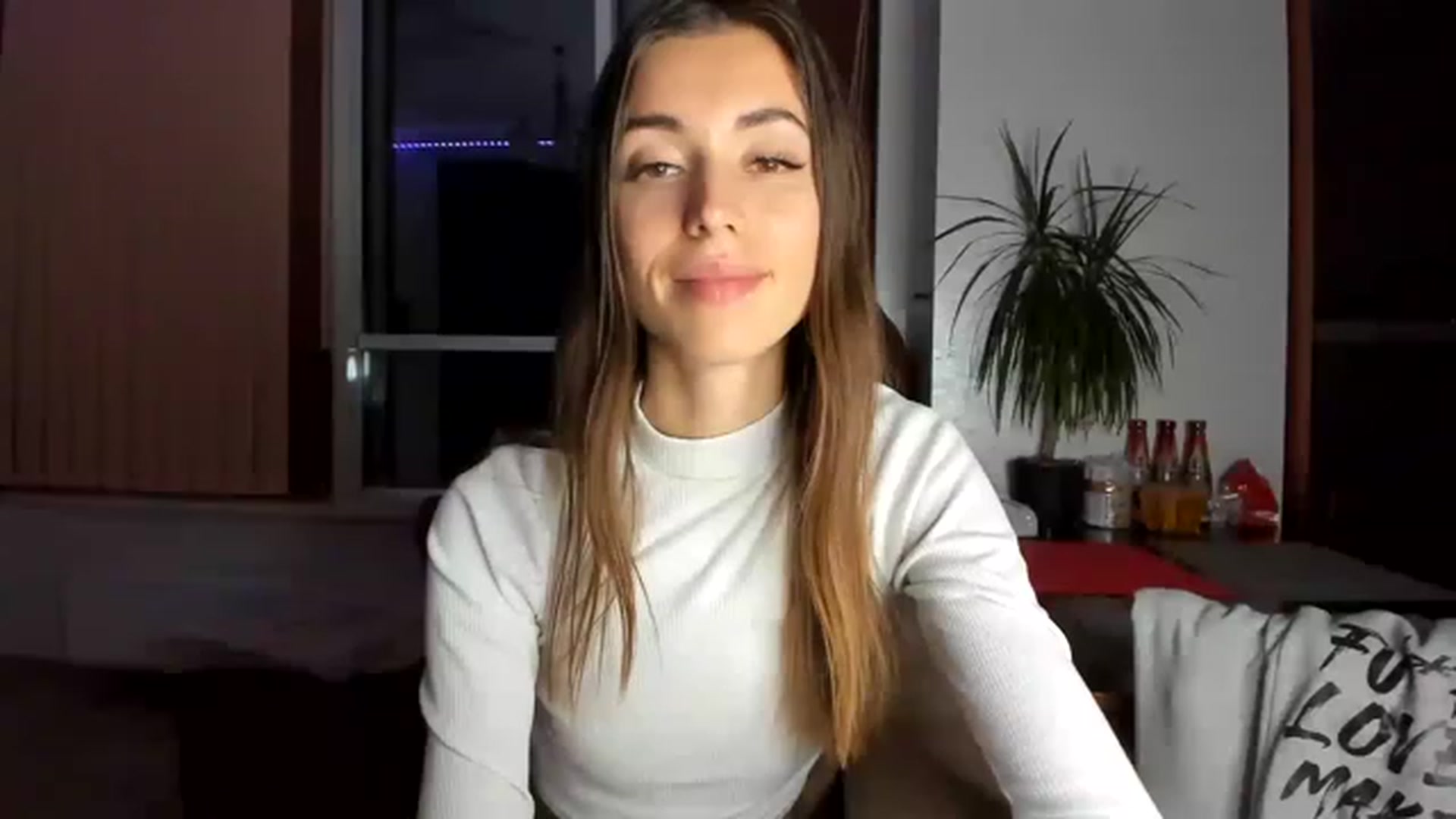 Gallery image thumbnail from Onekiss1's myfreecams stream on, 11/15/2022, 20:09 image 14 of 20