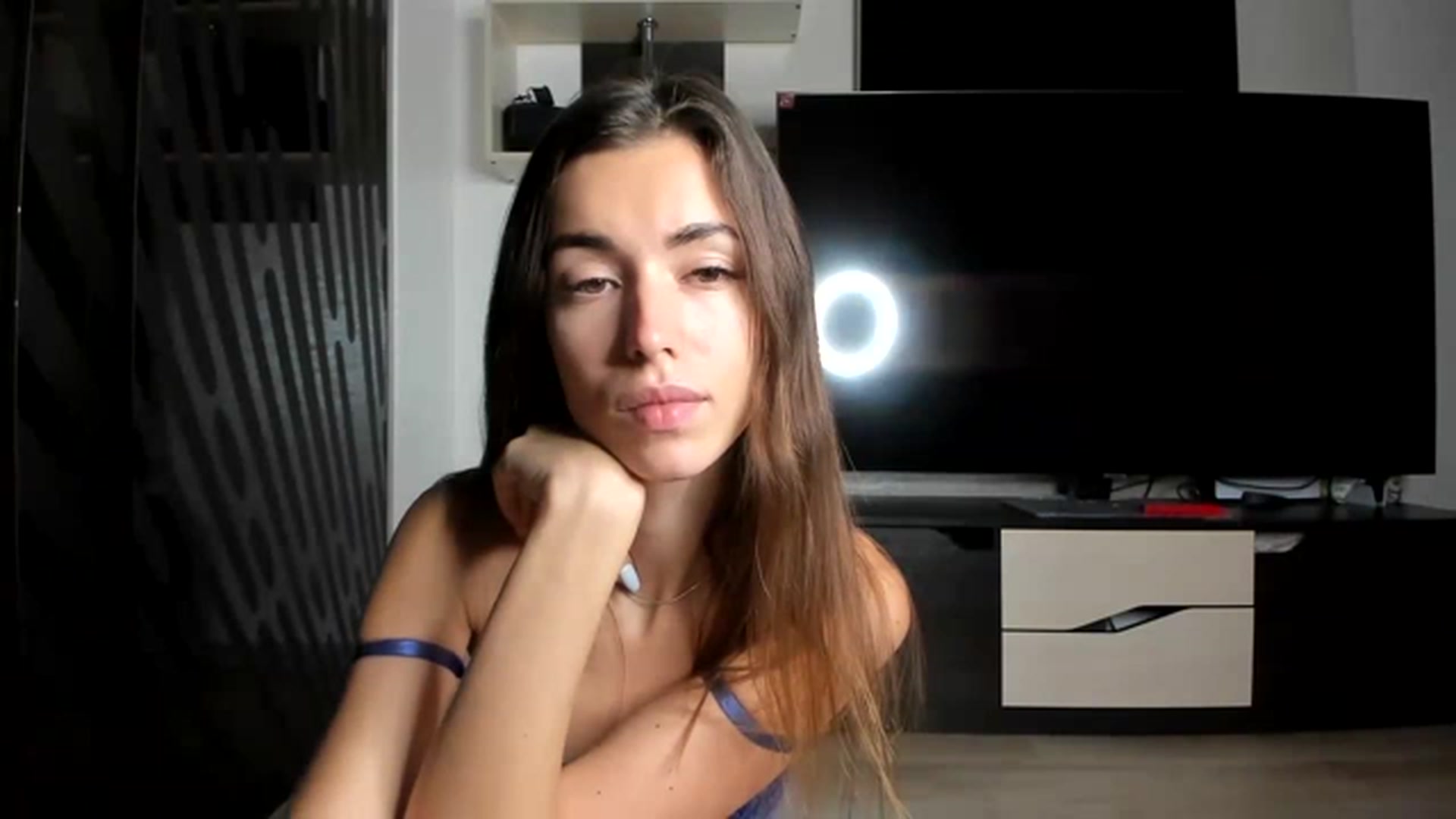 Gallery image thumbnail from Onekiss1's myfreecams stream on, 11/22/2022, 05:18 image 4 of 20