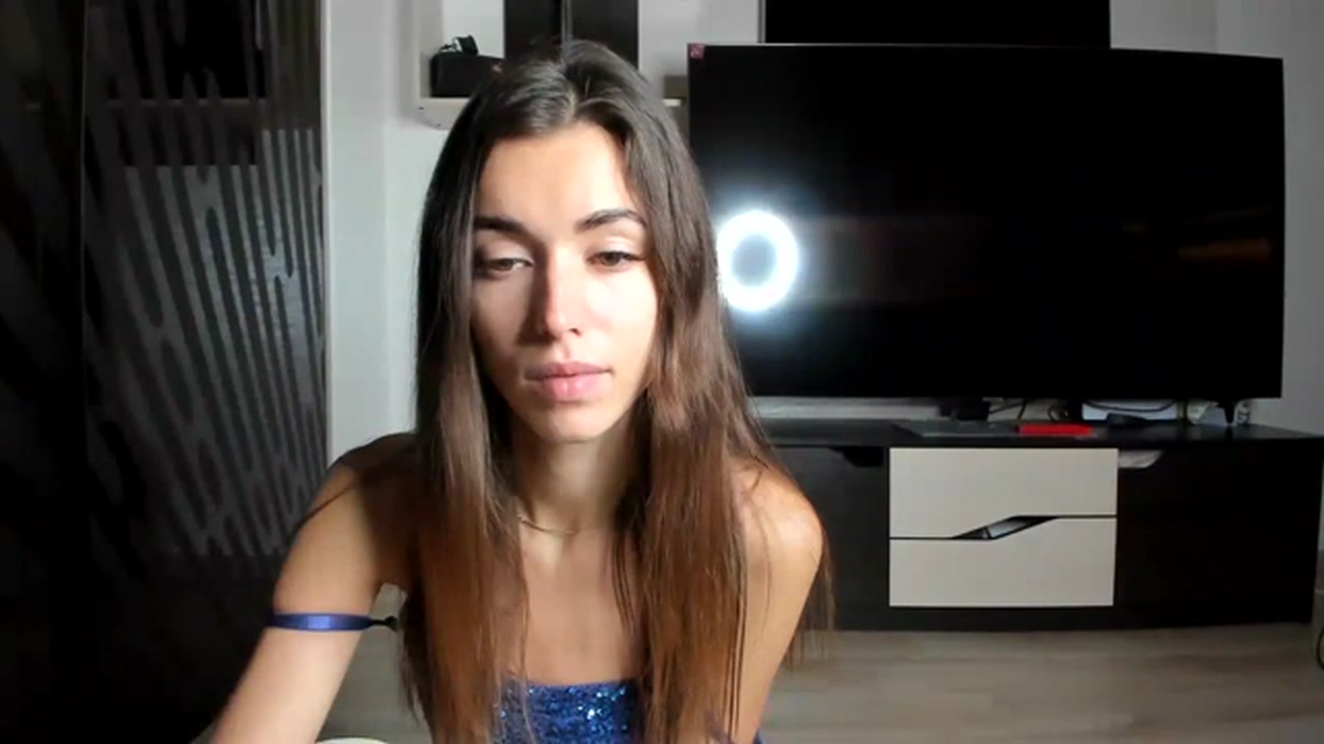 Gallery image thumbnail from Onekiss1's myfreecams stream on, 11/22/2022, 05:18 image 10 of 20