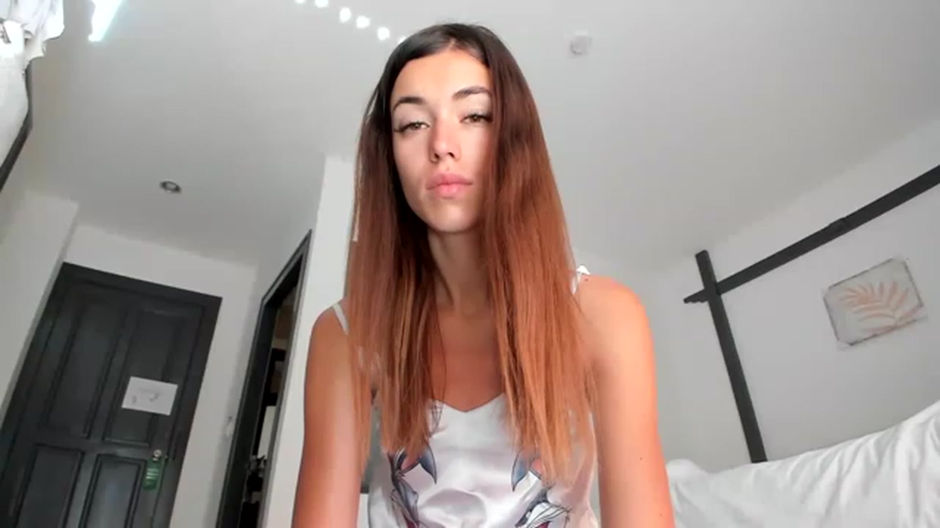 Gallery image thumbnail from Onekiss1's myfreecams stream on, 12/25/2022, 04:04 image 1 of 20