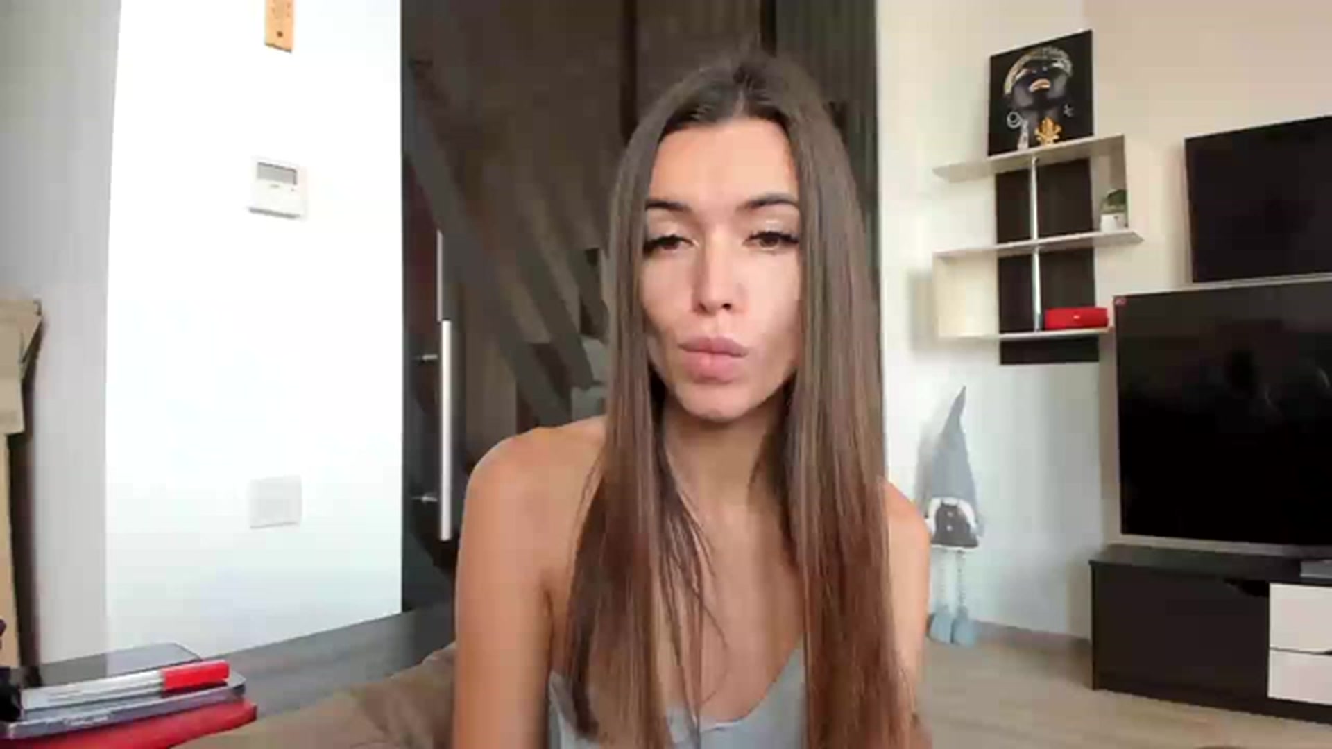 Gallery image thumbnail from Onekiss1's myfreecams stream on, 02/06/2023, 08:54 image 9 of 20