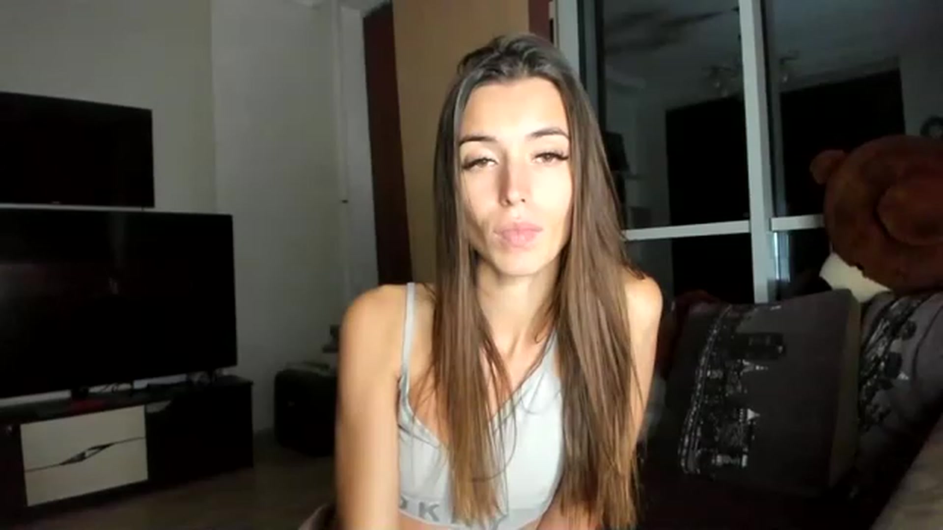 Gallery image thumbnail from Onekiss1's myfreecams stream on, 02/06/2023, 19:42 image 7 of 20