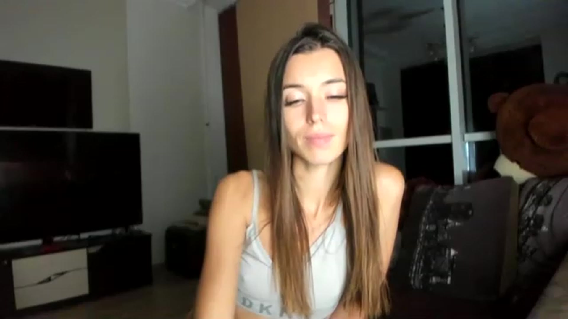 Gallery image thumbnail from Onekiss1's myfreecams stream on, 02/06/2023, 19:42 image 6 of 20