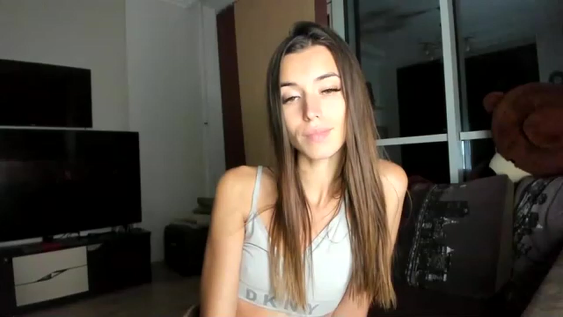 Gallery image thumbnail from Onekiss1's myfreecams stream on, 02/06/2023, 19:42 image 3 of 20