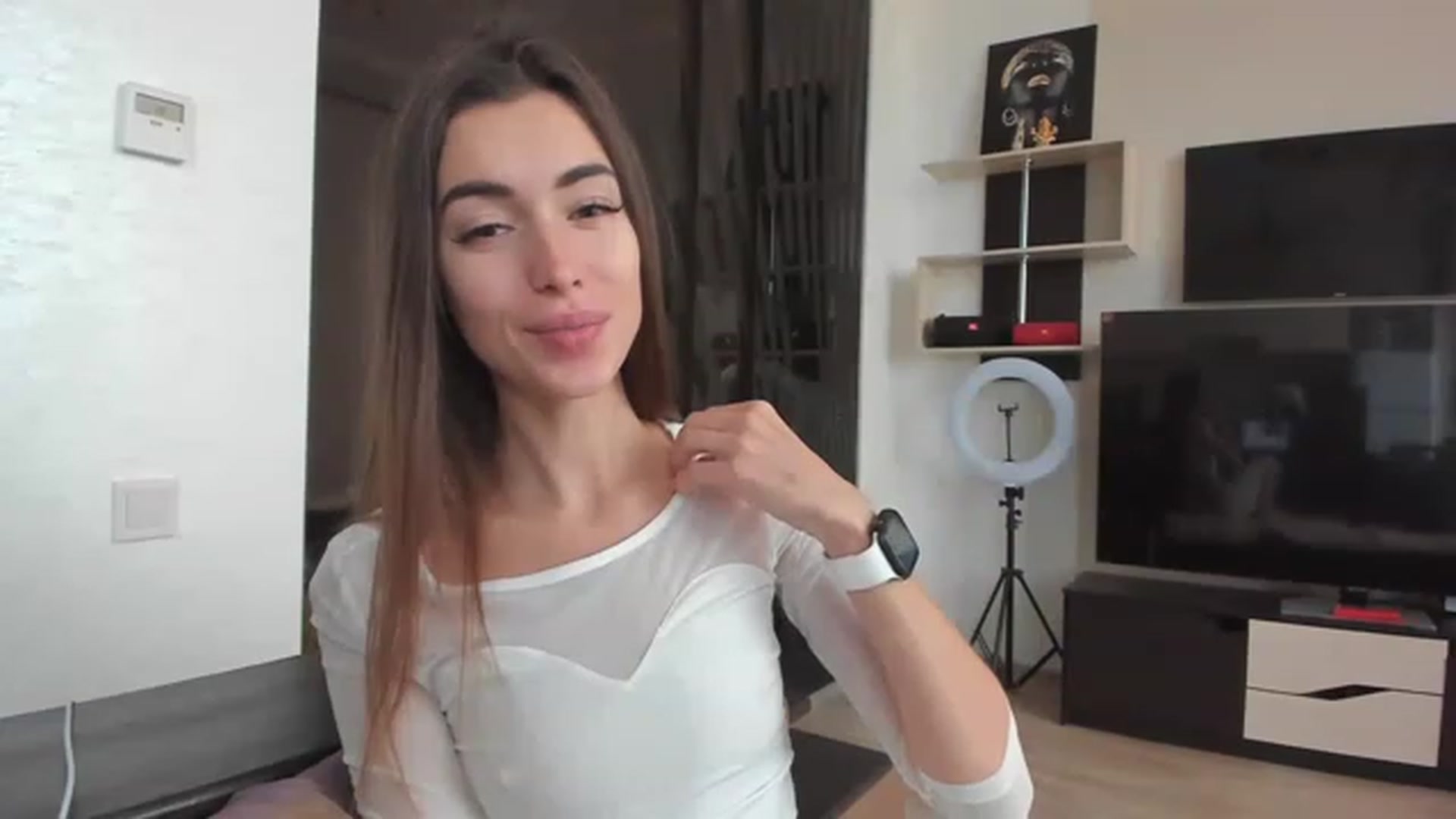 Gallery image thumbnail from Onekiss1's myfreecams stream on, 02/18/2023, 06:48 image 8 of 20