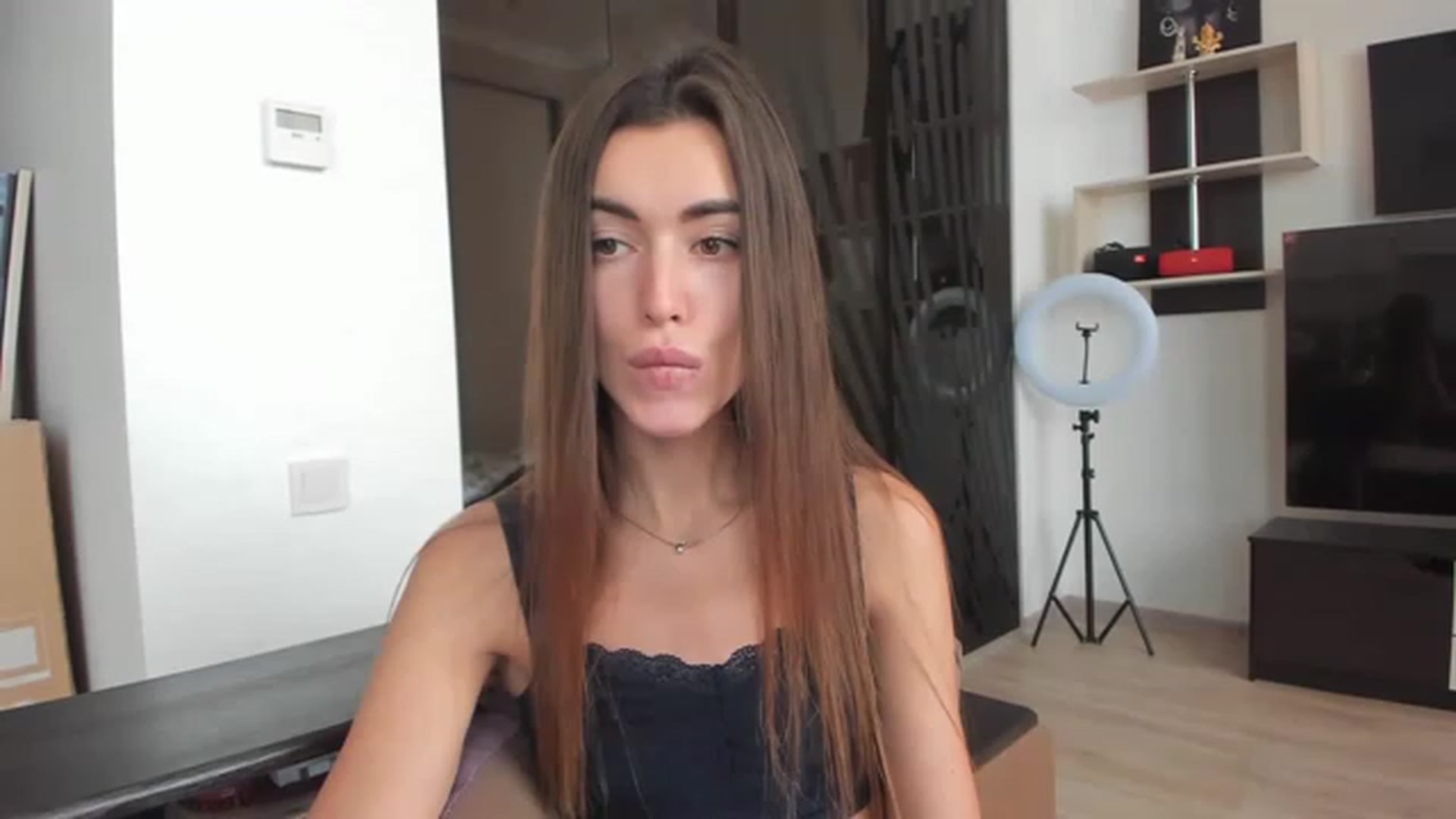 Gallery image thumbnail from Onekiss1's myfreecams stream on, 02/27/2023, 07:41 image 17 of 20