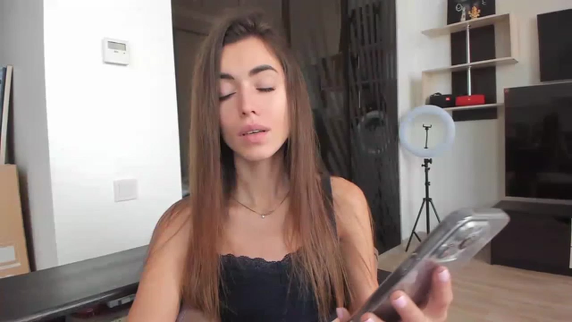 Gallery image thumbnail from Onekiss1's myfreecams stream on, 02/27/2023, 07:41 image 20 of 20