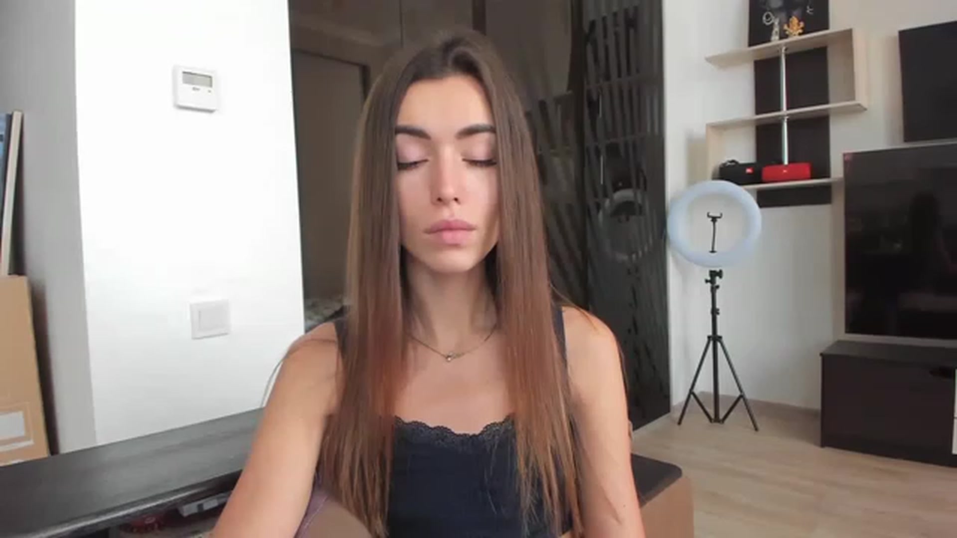 Gallery image thumbnail from Onekiss1's myfreecams stream on, 02/27/2023, 07:41 image 18 of 20