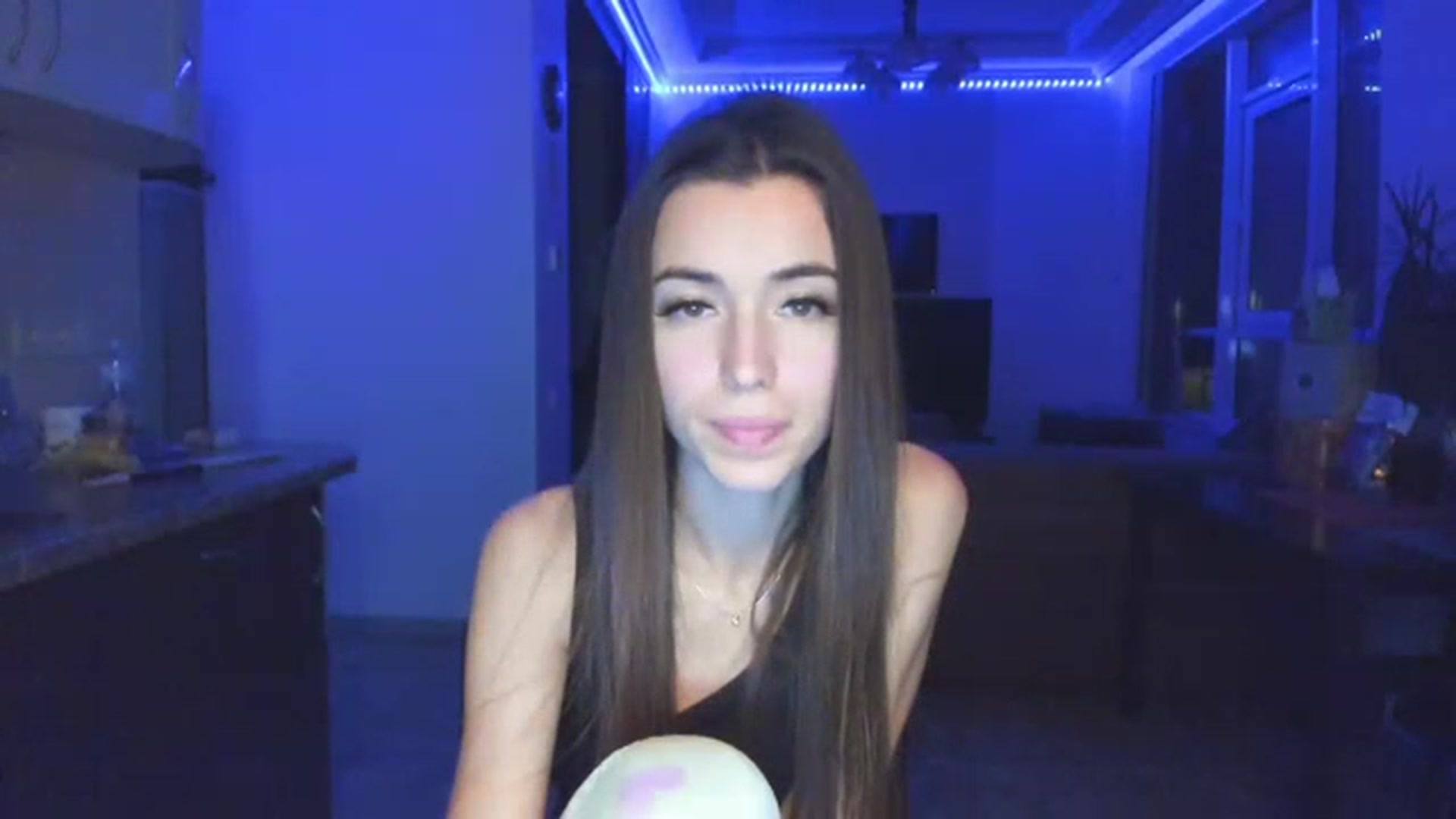 Gallery image thumbnail from Onekiss1's myfreecams stream on, 03/14/2023, 18:32 image 20 of 20