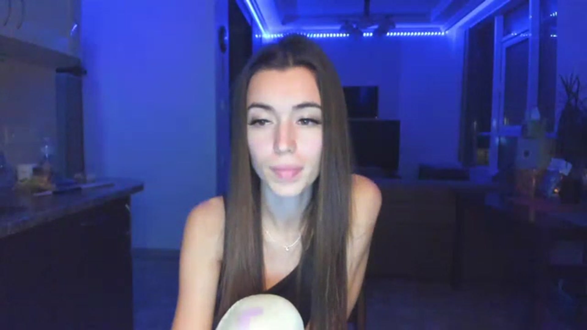 Gallery image thumbnail from Onekiss1's myfreecams stream on, 03/14/2023, 18:32 image 16 of 20