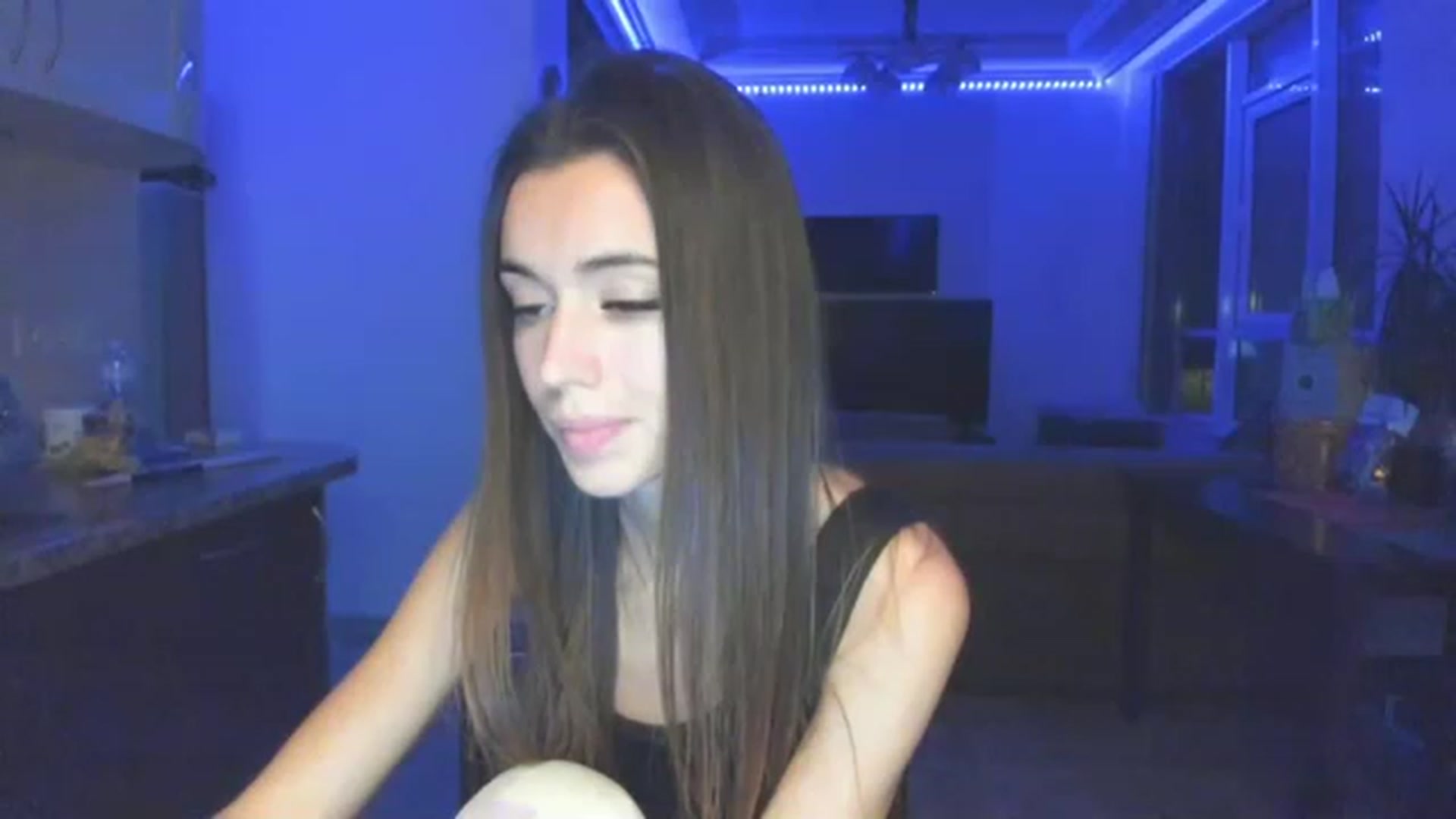 Gallery image thumbnail from Onekiss1's myfreecams stream on, 03/14/2023, 18:32 image 3 of 20