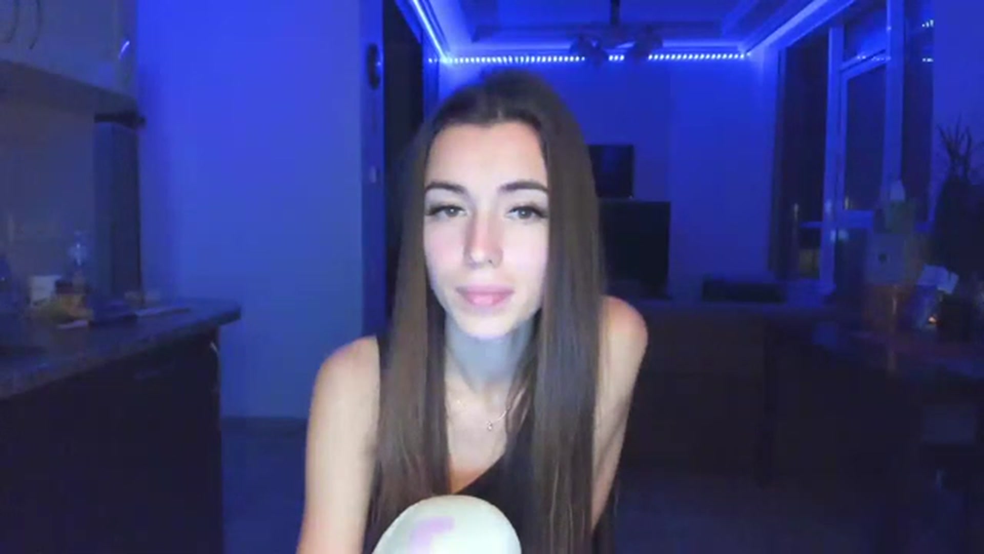 Gallery image thumbnail from Onekiss1's myfreecams stream on, 03/14/2023, 18:32 image 18 of 20