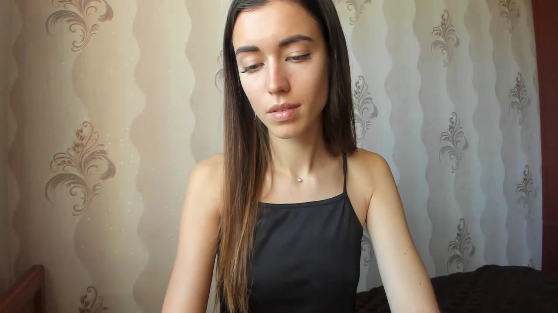Gallery image thumbnail from Onekiss1's myfreecams stream on, 05/02/2023, 07:09 image 12 of 20