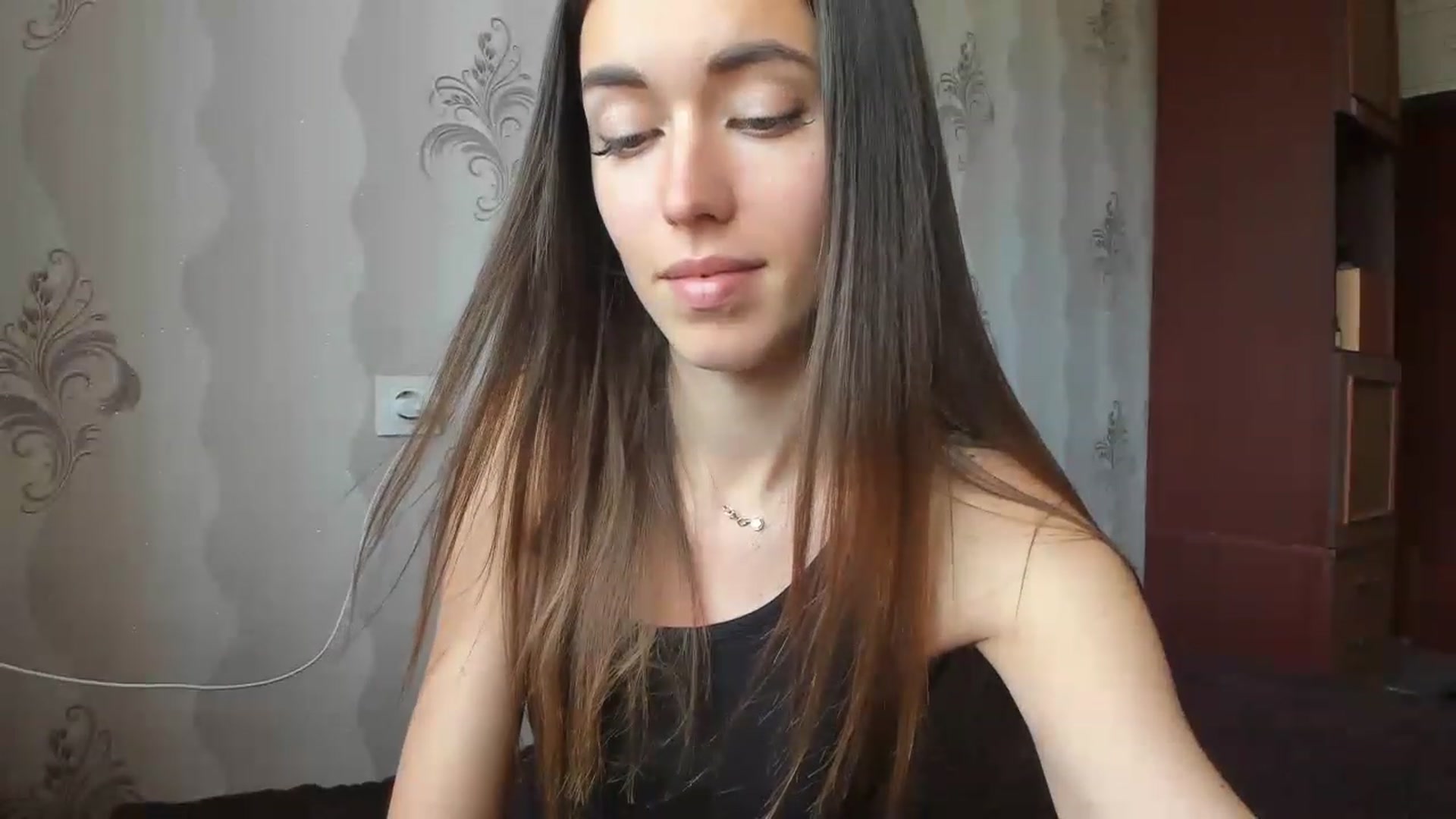 Gallery image thumbnail from Onekiss1's myfreecams stream on, 05/03/2023, 07:52 image 16 of 20