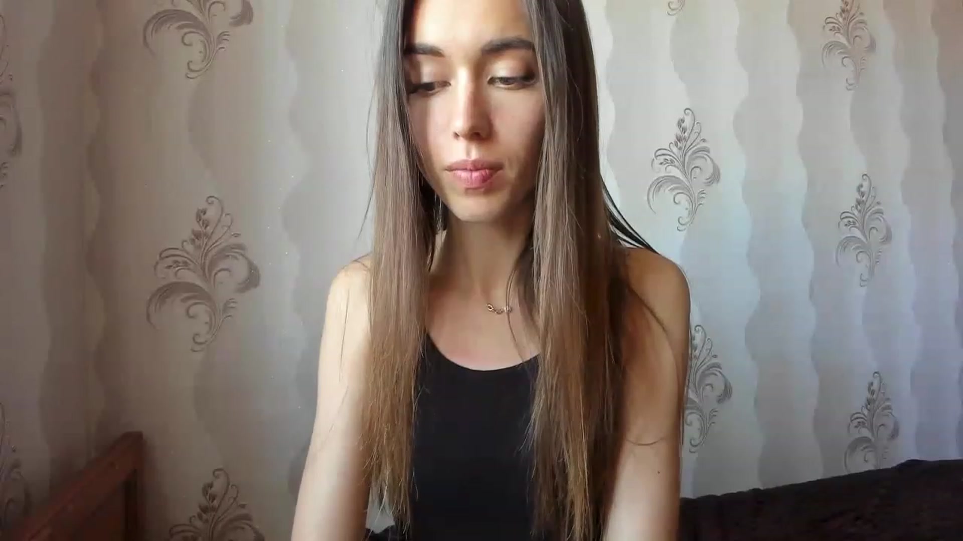 Gallery image thumbnail from Onekiss1's myfreecams stream on, 05/03/2023, 09:35 image 1 of 20