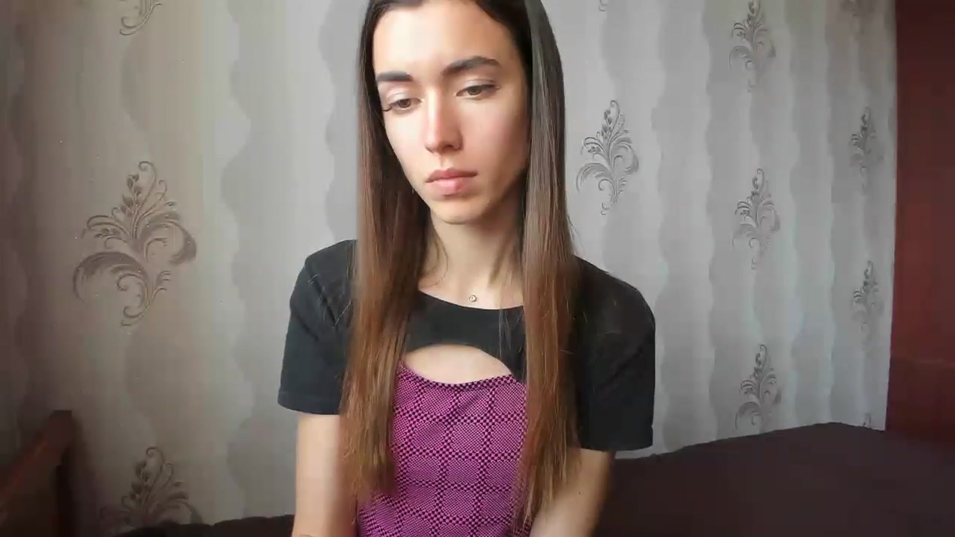 Gallery image thumbnail from Onekiss1's myfreecams stream on, 05/04/2023, 07:04 image 4 of 20