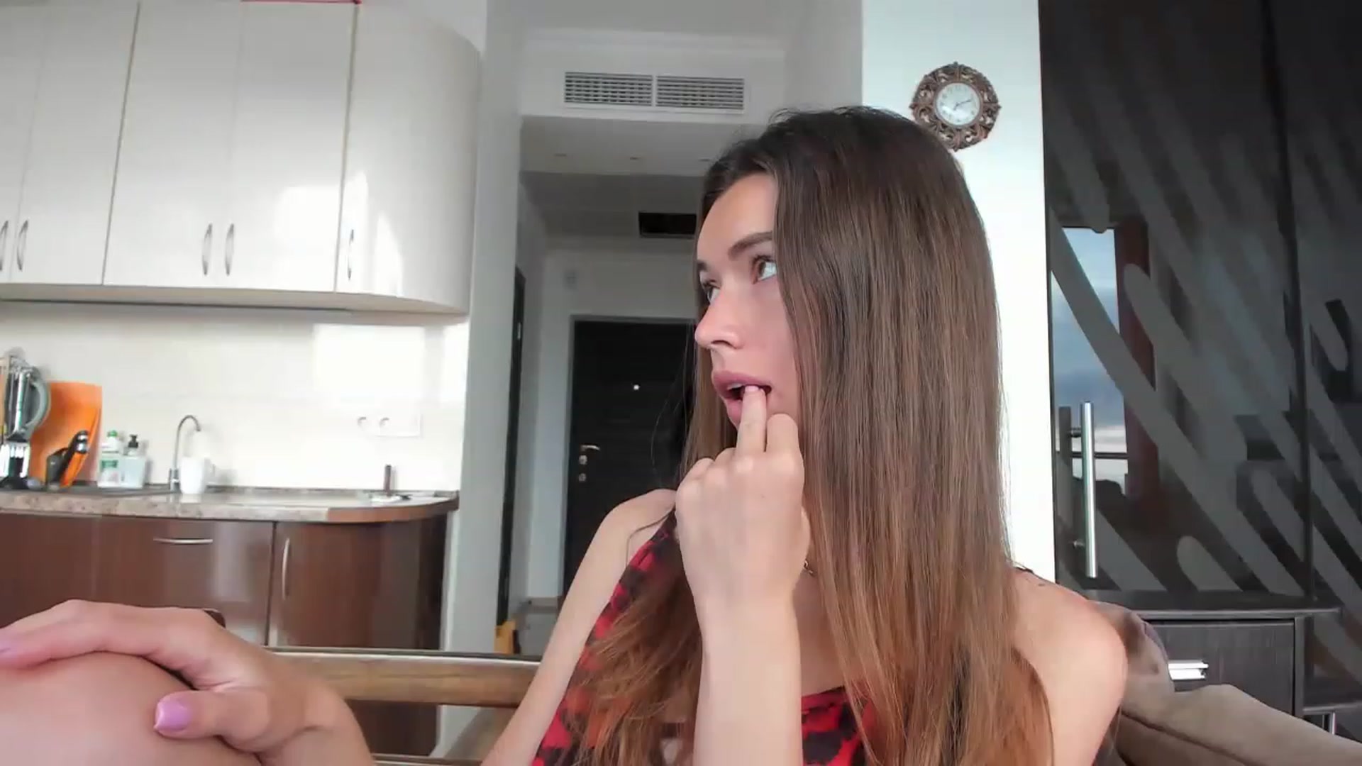 Gallery image thumbnail from Onekiss1's myfreecams stream on, 06/12/2023, 04:33 image 14 of 20