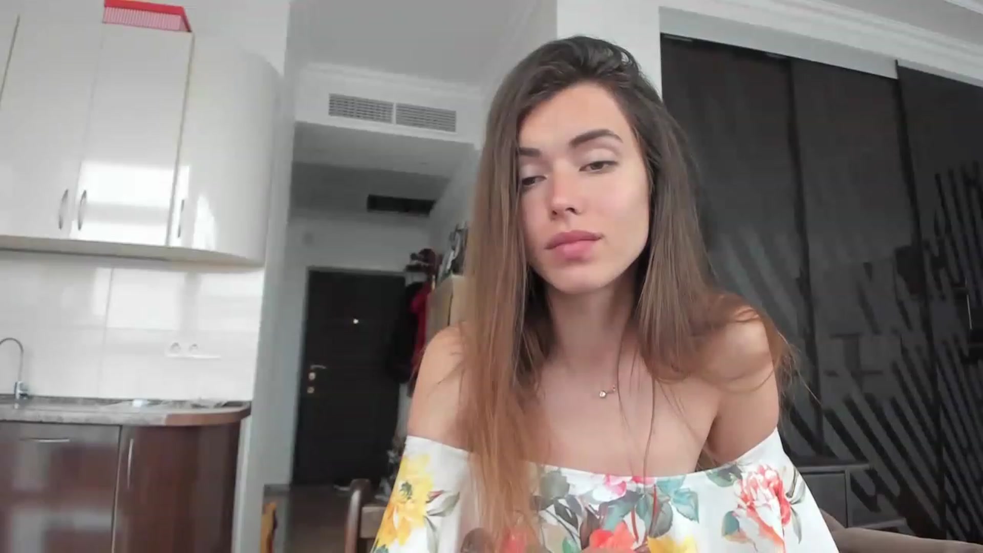 Gallery image thumbnail from Onekiss1's myfreecams stream on, 06/13/2023, 06:44 image 5 of 20
