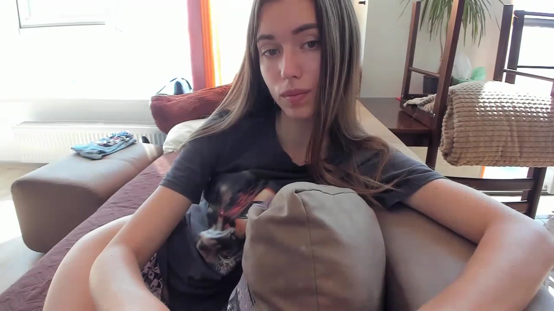 Gallery image thumbnail from Onekiss1's myfreecams stream on, 06/16/2023, 07:12 image 17 of 20