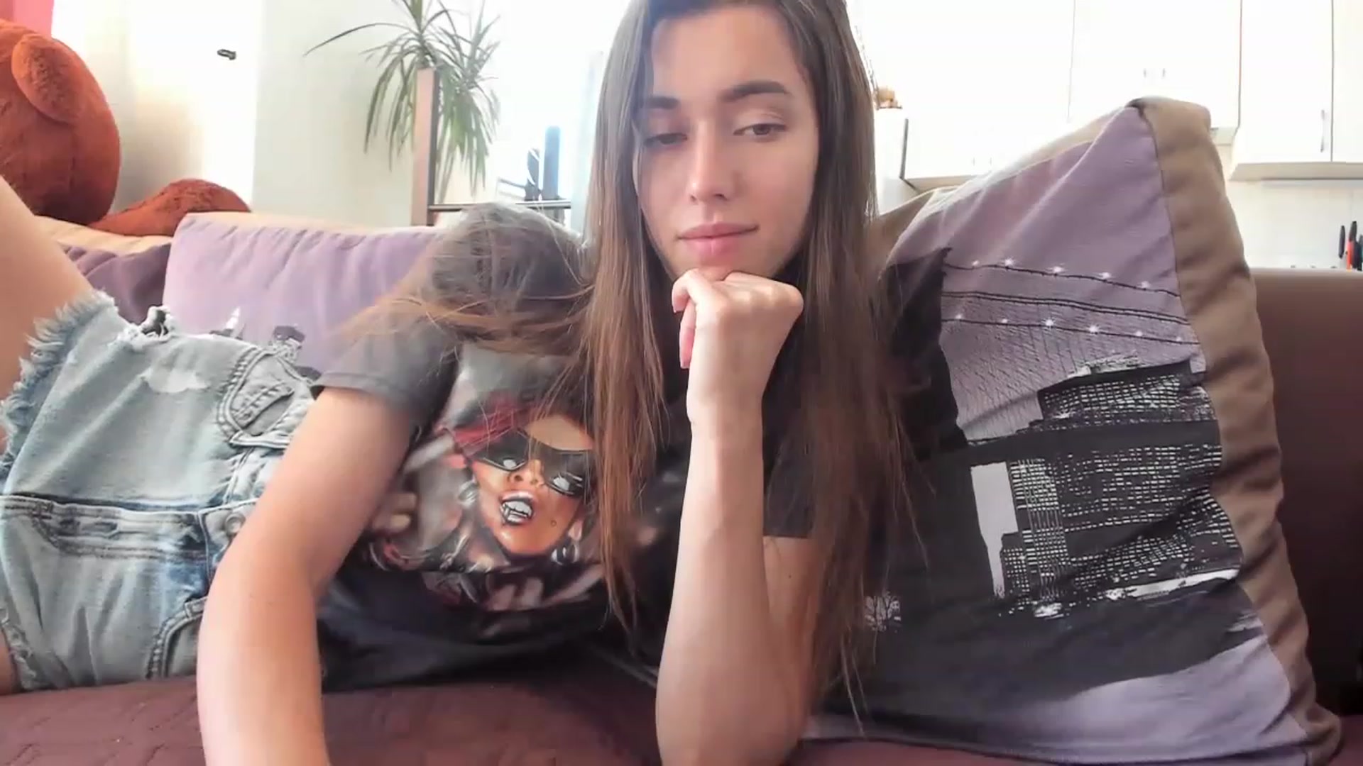 Gallery image thumbnail from Onekiss1's myfreecams stream on, 06/16/2023, 07:43 image 17 of 20