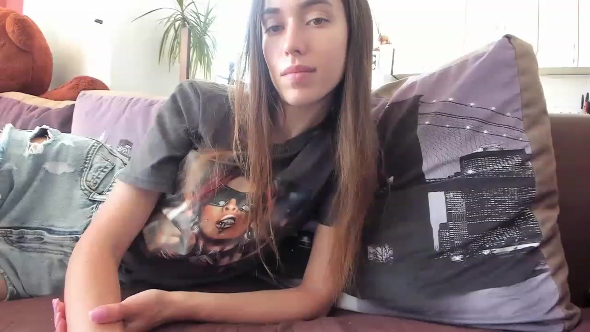 Gallery image thumbnail from Onekiss1's myfreecams stream on, 06/16/2023, 07:56 image 15 of 20