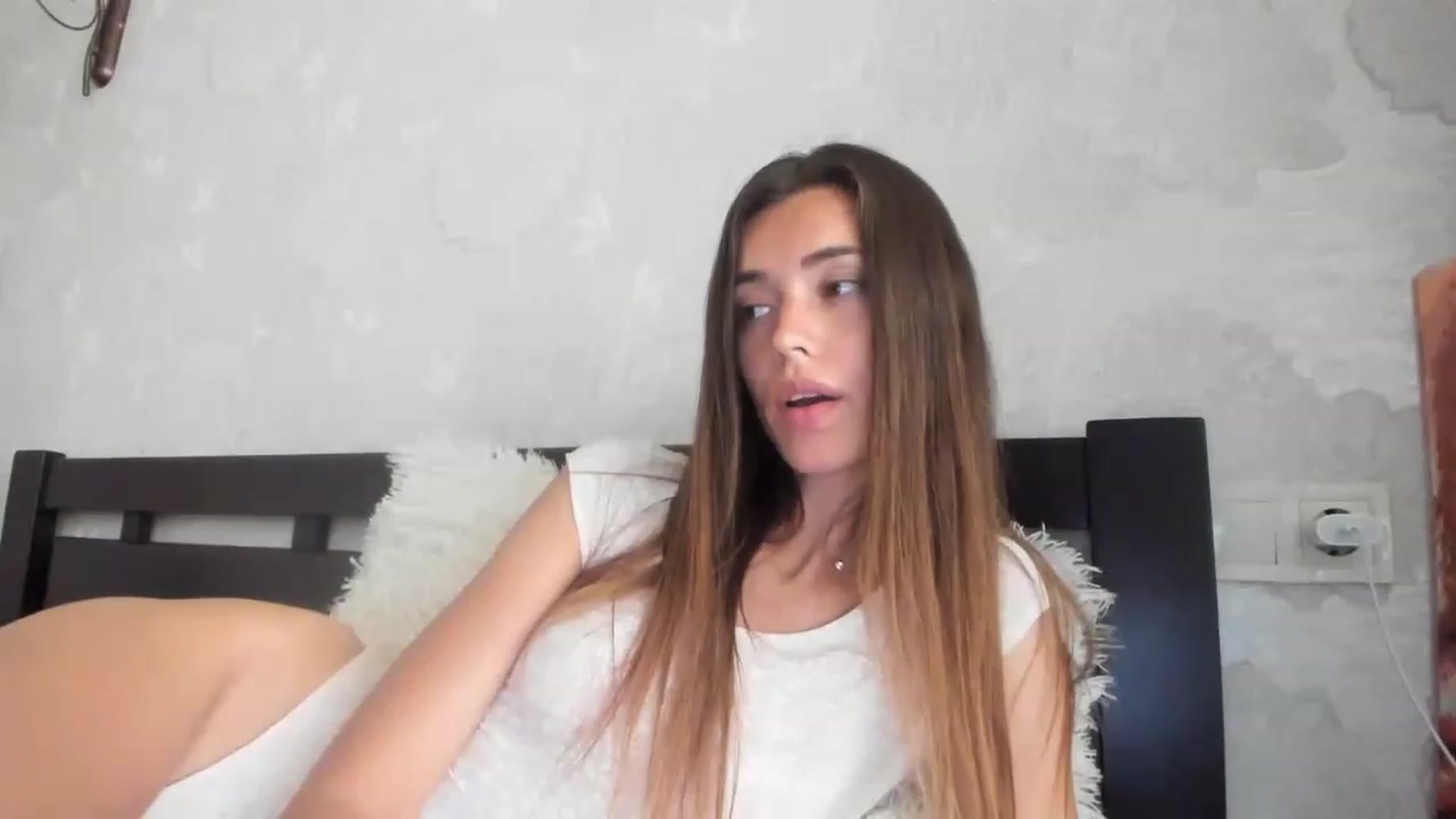 Gallery image thumbnail from Onekiss1's myfreecams stream on, 06/24/2023, 08:33 image 8 of 20