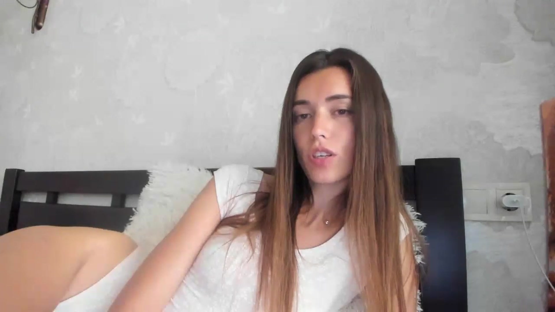 Gallery image thumbnail from Onekiss1's myfreecams stream on, 06/24/2023, 08:33 image 10 of 20