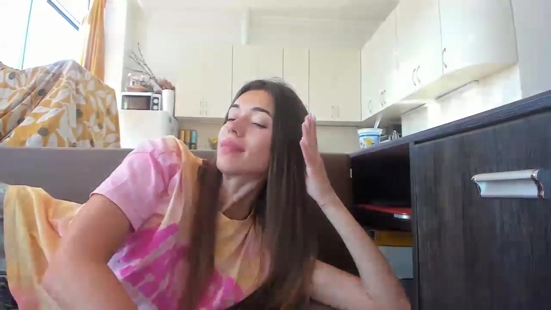 Gallery image thumbnail from Onekiss1's myfreecams stream on, 06/27/2023, 05:19 image 13 of 20