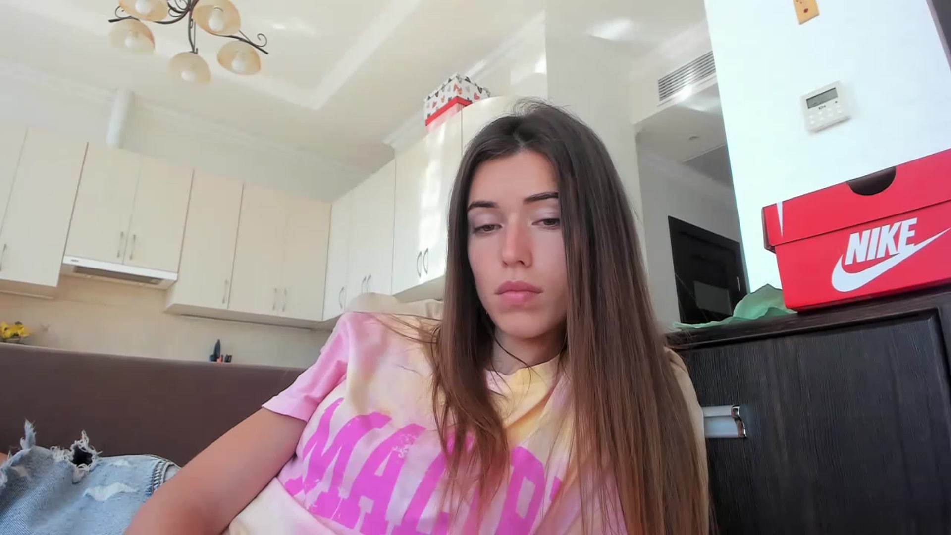 Gallery image thumbnail from Onekiss1's myfreecams stream on, 06/27/2023, 06:50 image 3 of 20