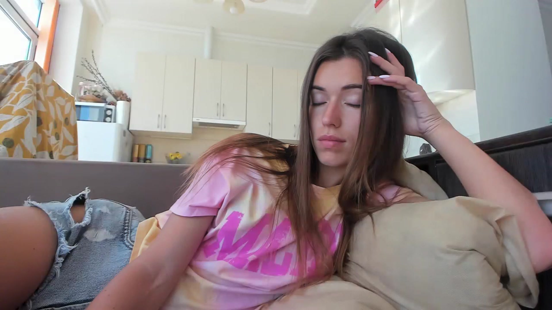Gallery image thumbnail from Onekiss1's myfreecams stream on, 06/27/2023, 06:50 image 12 of 20