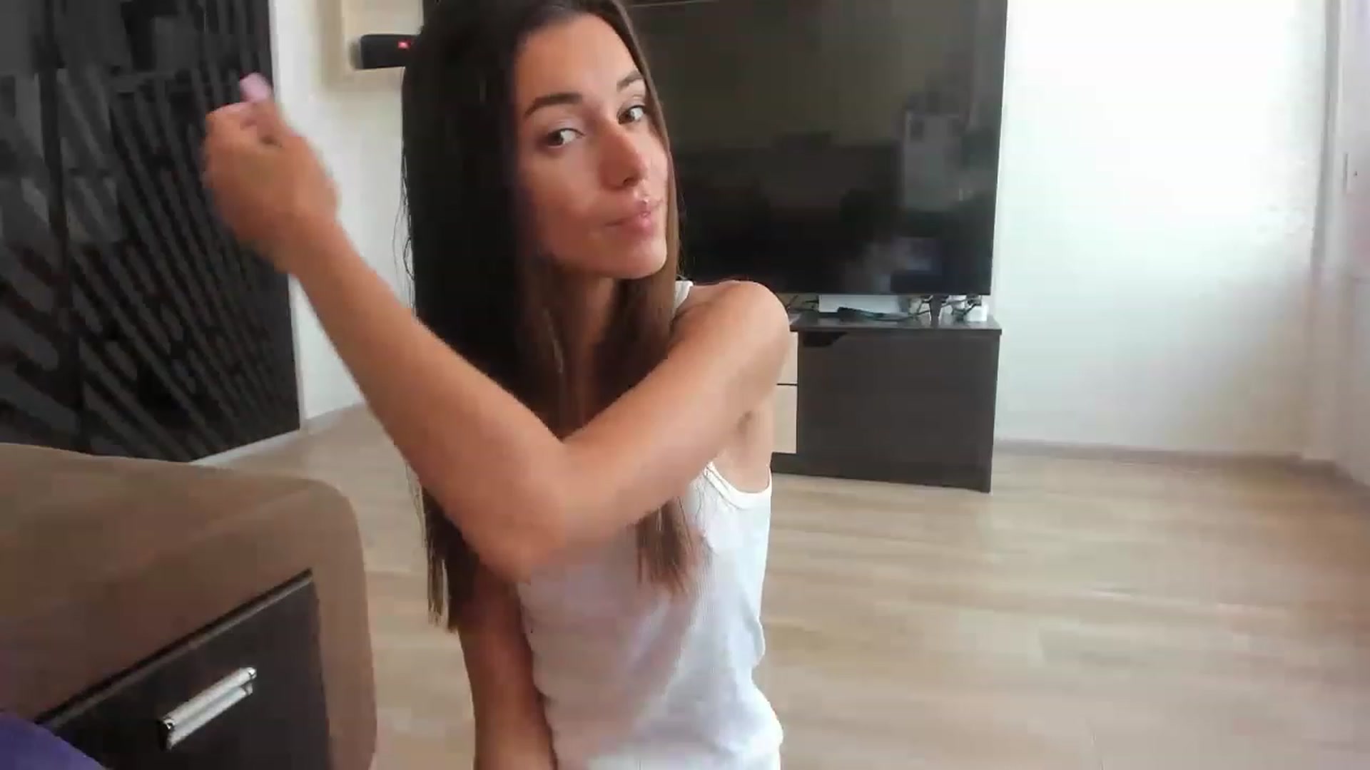Gallery image thumbnail from Onekiss1's myfreecams stream on, 07/05/2023, 10:16 image 1 of 20