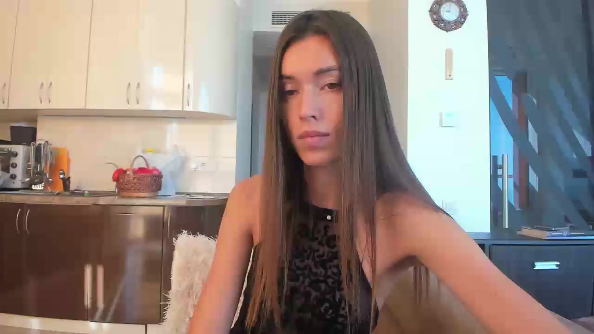 Gallery image thumbnail from Onekiss1's myfreecams stream on, 07/06/2023, 06:51 image 5 of 20
