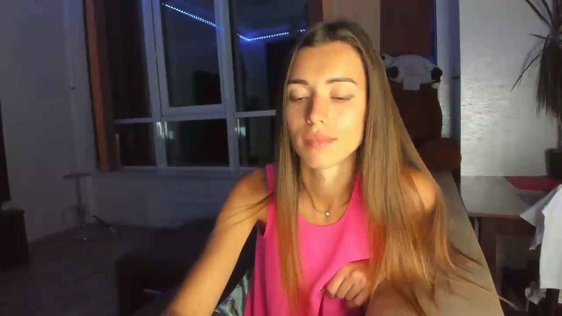 Gallery image thumbnail from Onekiss1's myfreecams stream on, 08/20/2023, 19:28 image 14 of 20
