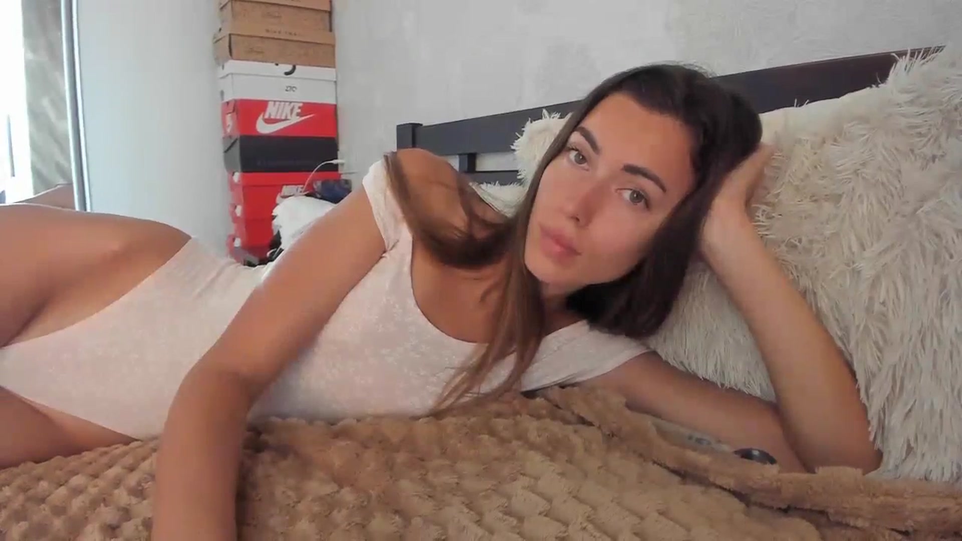 Gallery image thumbnail from Onekiss1's myfreecams stream on, 08/29/2023, 08:37 image 9 of 20
