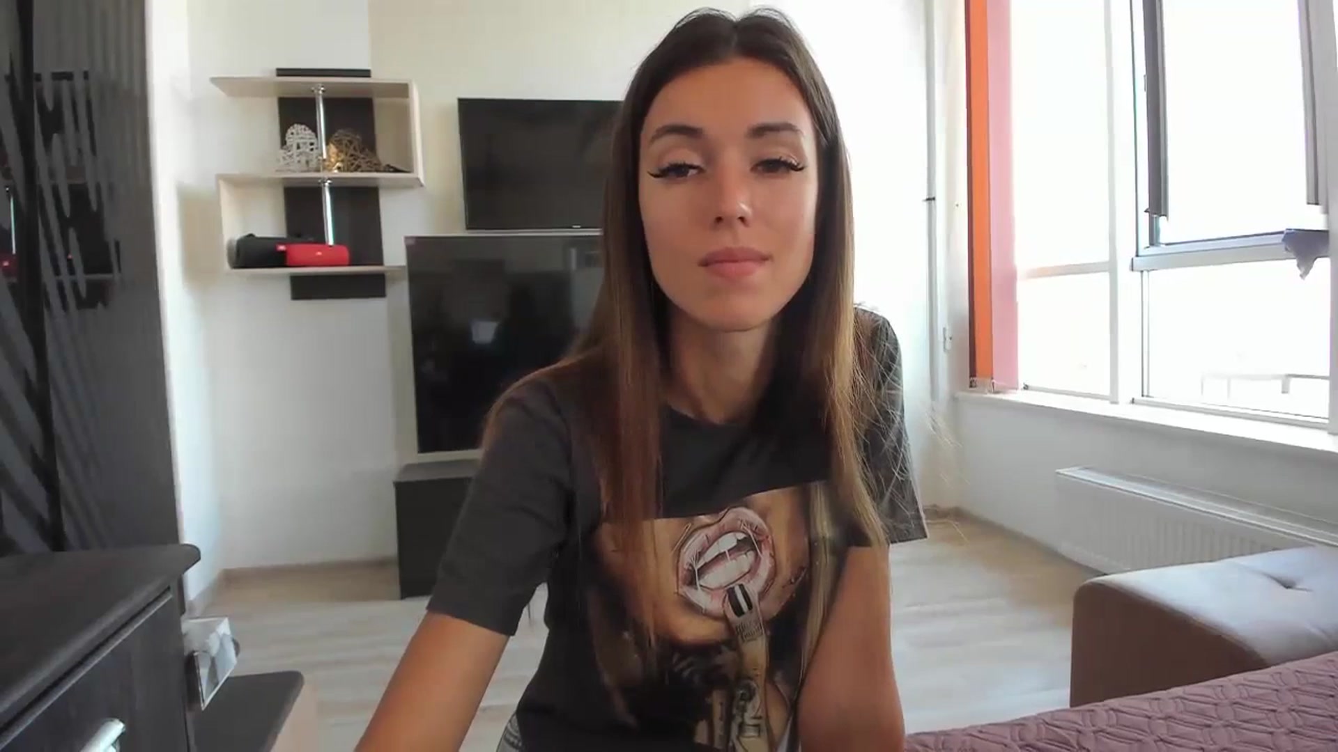 Gallery image thumbnail from Onekiss1's myfreecams stream on, 09/14/2023, 11:08 image 17 of 20
