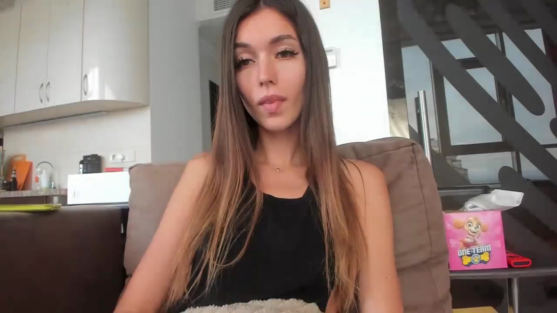 Gallery image thumbnail from Onekiss1's myfreecams stream on, 10/08/2023, 10:29 image 1 of 20