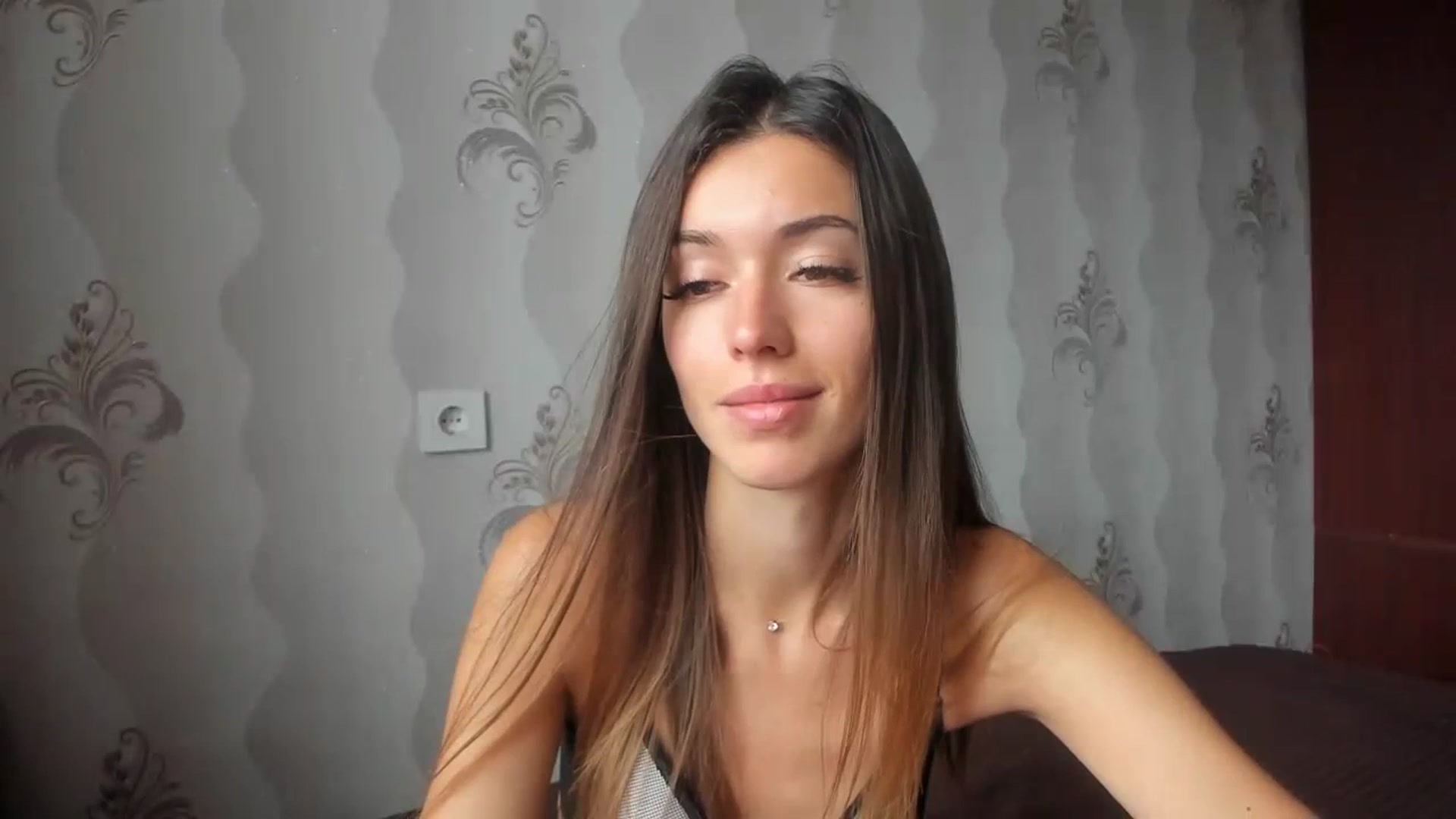 Gallery image thumbnail from Onekiss1's myfreecams stream on, 10/13/2023, 08:25 image 3 of 20