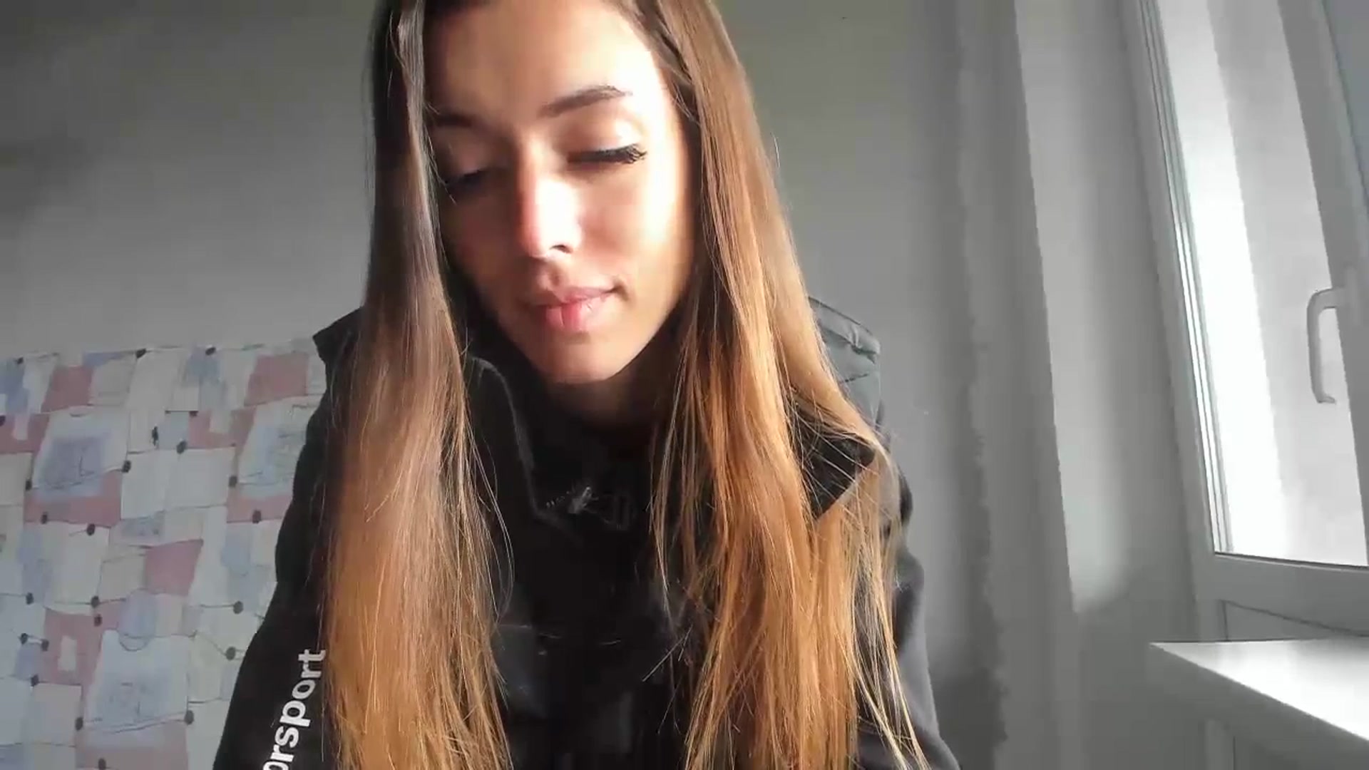 Gallery image thumbnail from Onekiss1's myfreecams stream on, 10/15/2023, 07:26 image 9 of 20