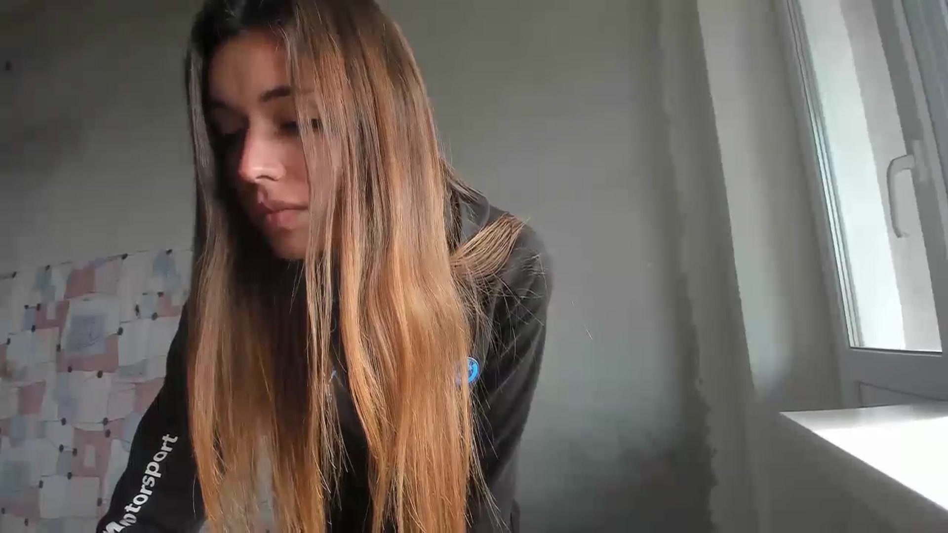 Gallery image thumbnail from Onekiss1's myfreecams stream on, 10/15/2023, 08:19 image 18 of 20