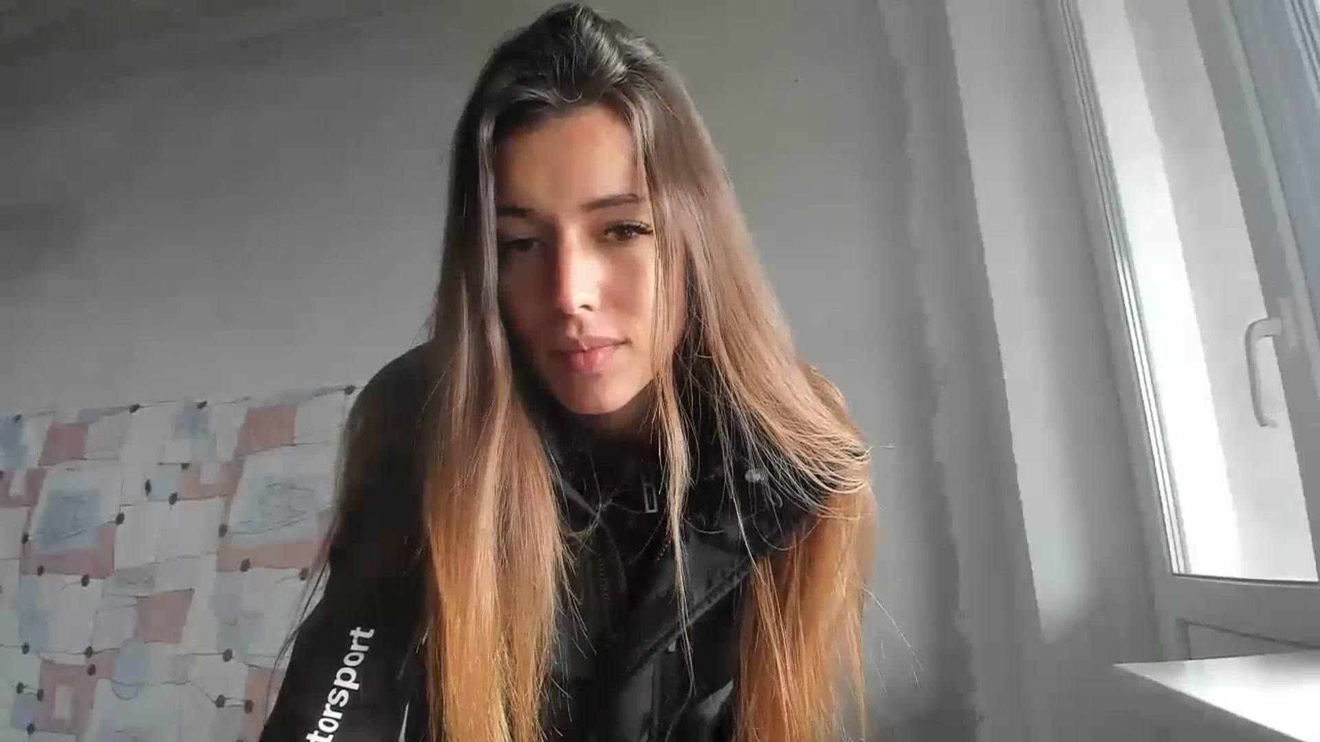 Gallery image thumbnail from Onekiss1's myfreecams stream on, 10/15/2023, 08:19 image 4 of 20