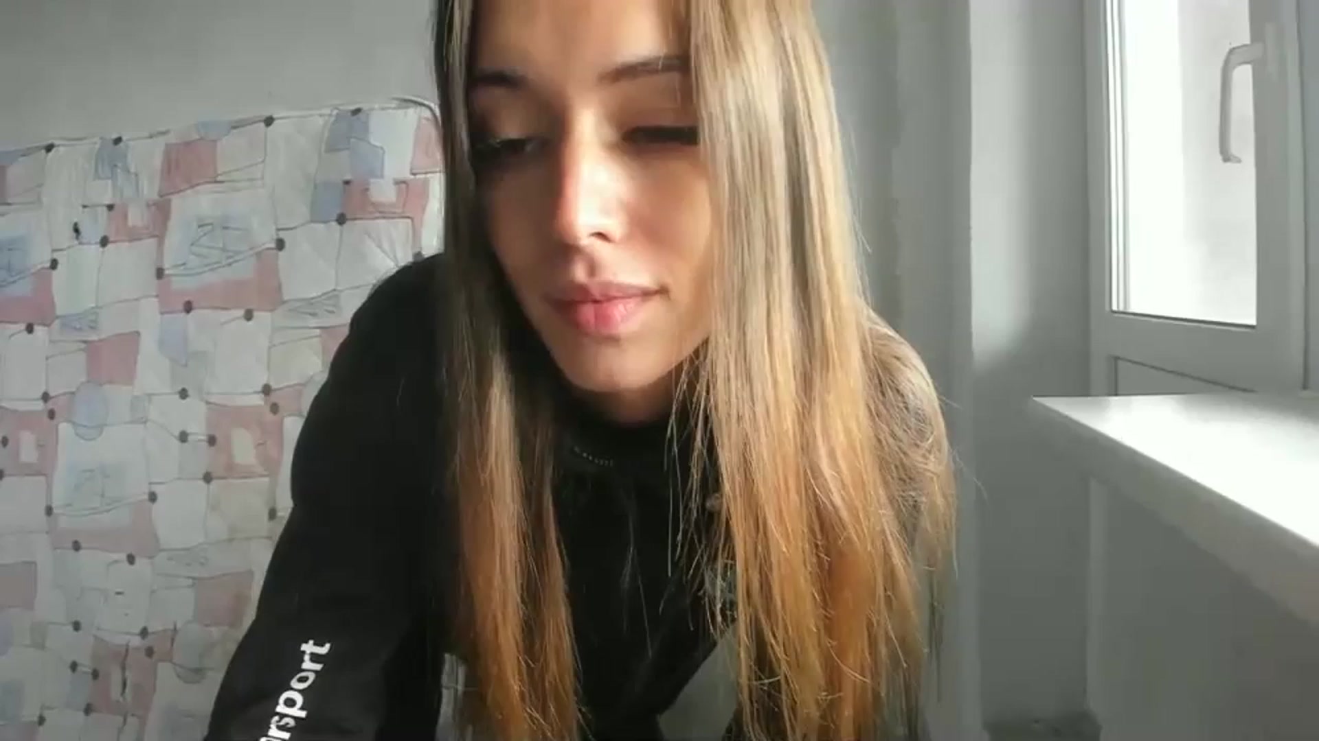 Gallery image thumbnail from Onekiss1's myfreecams stream on, 10/15/2023, 08:19 image 12 of 20