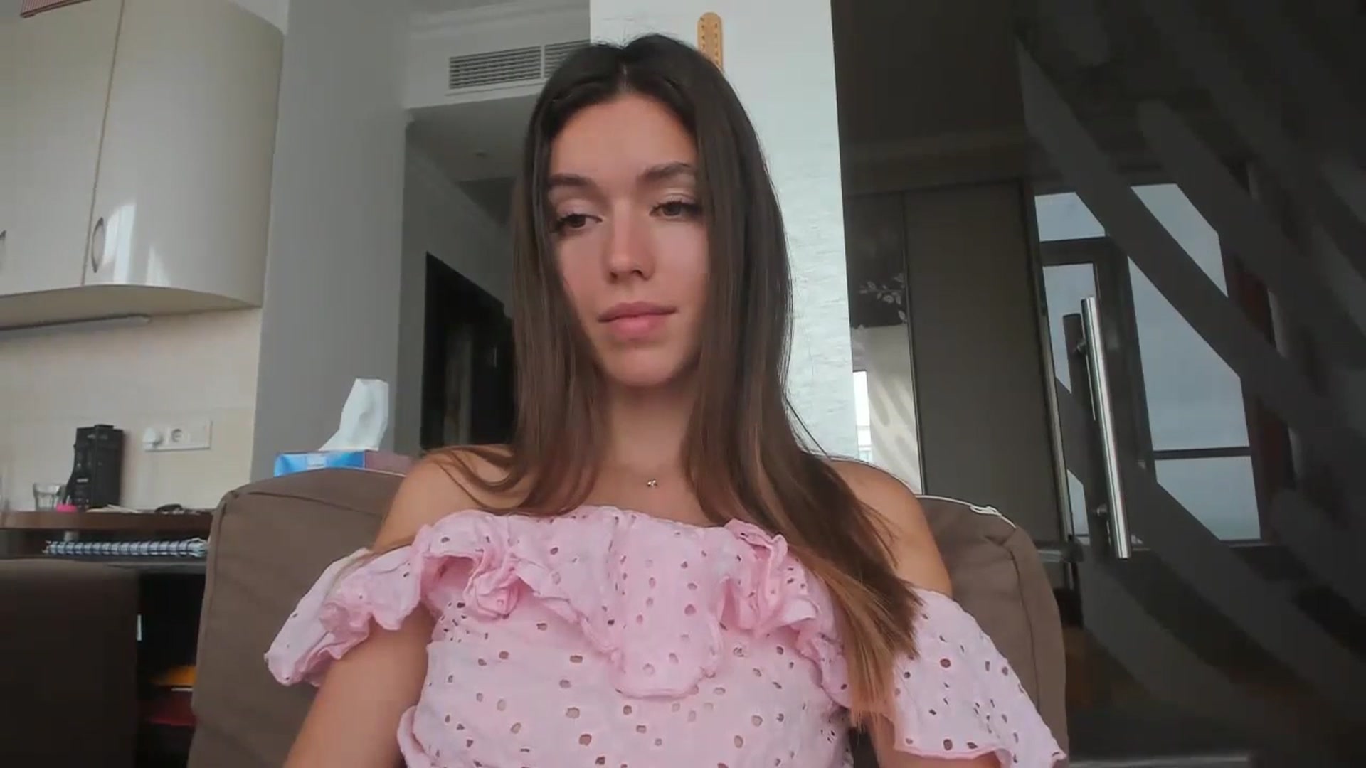 Gallery image thumbnail from Onekiss1's myfreecams stream on, 10/25/2023, 08:30 image 7 of 20