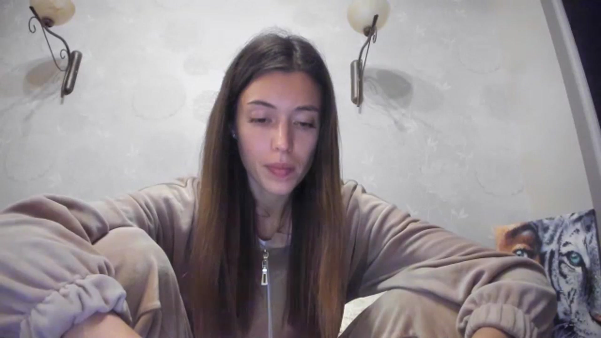 Gallery image thumbnail from Onekiss1's myfreecams stream on, 10/30/2023, 15:16 image 15 of 20